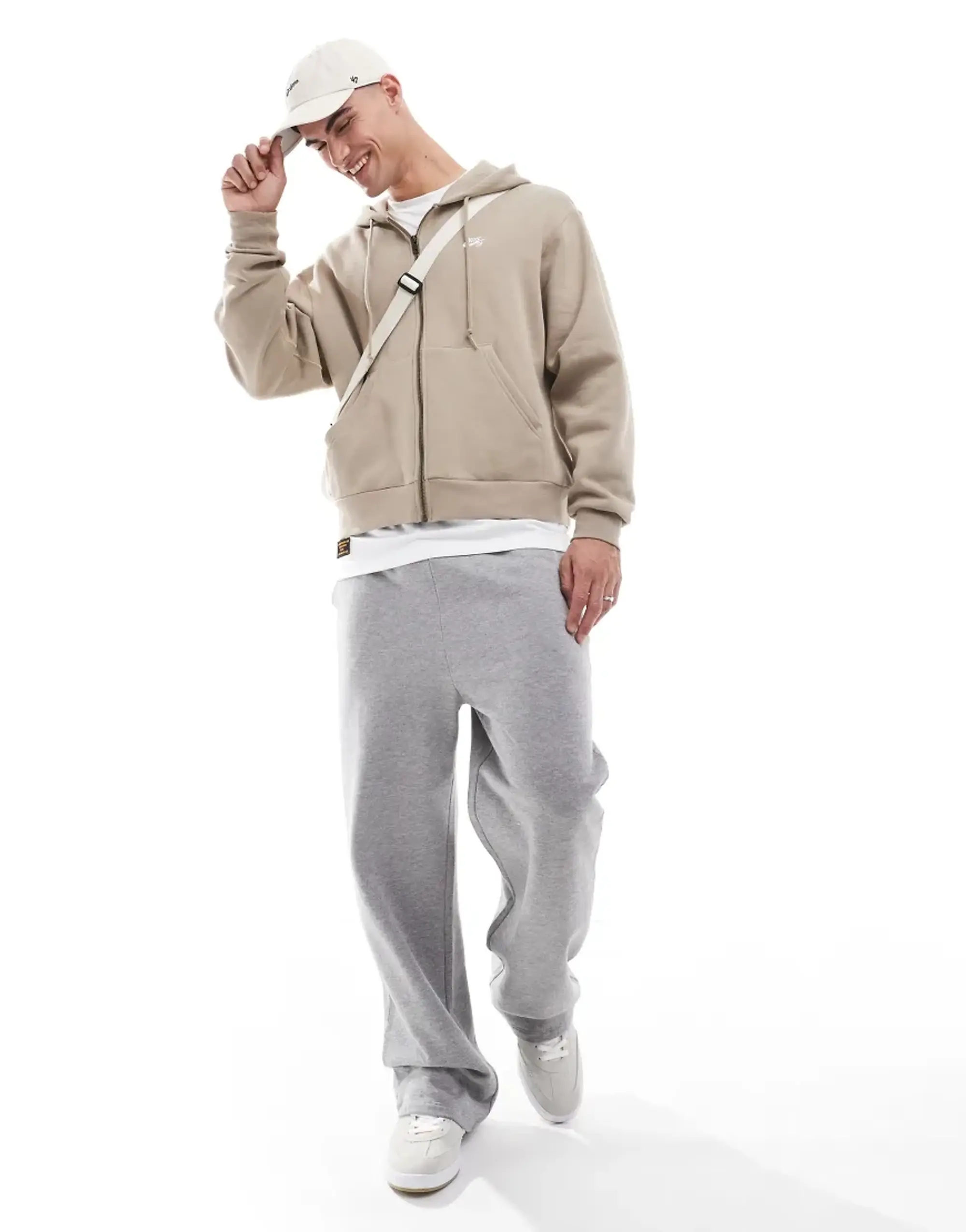 Nike Sb Esssential Full Zip Hoodie In Khaki-Green