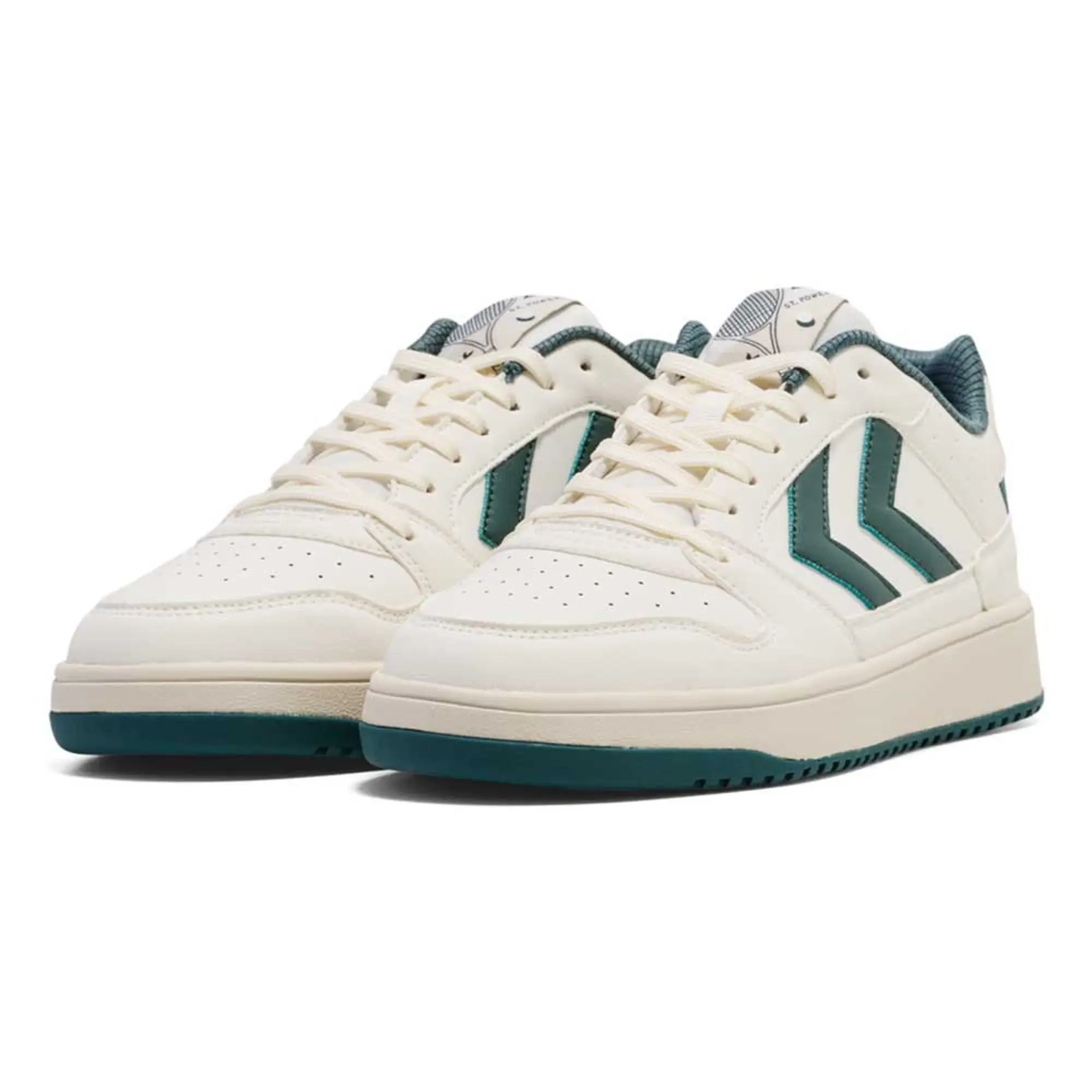 hummel  ST POWER PLAY RT  men's Shoes (Trainers) in White
