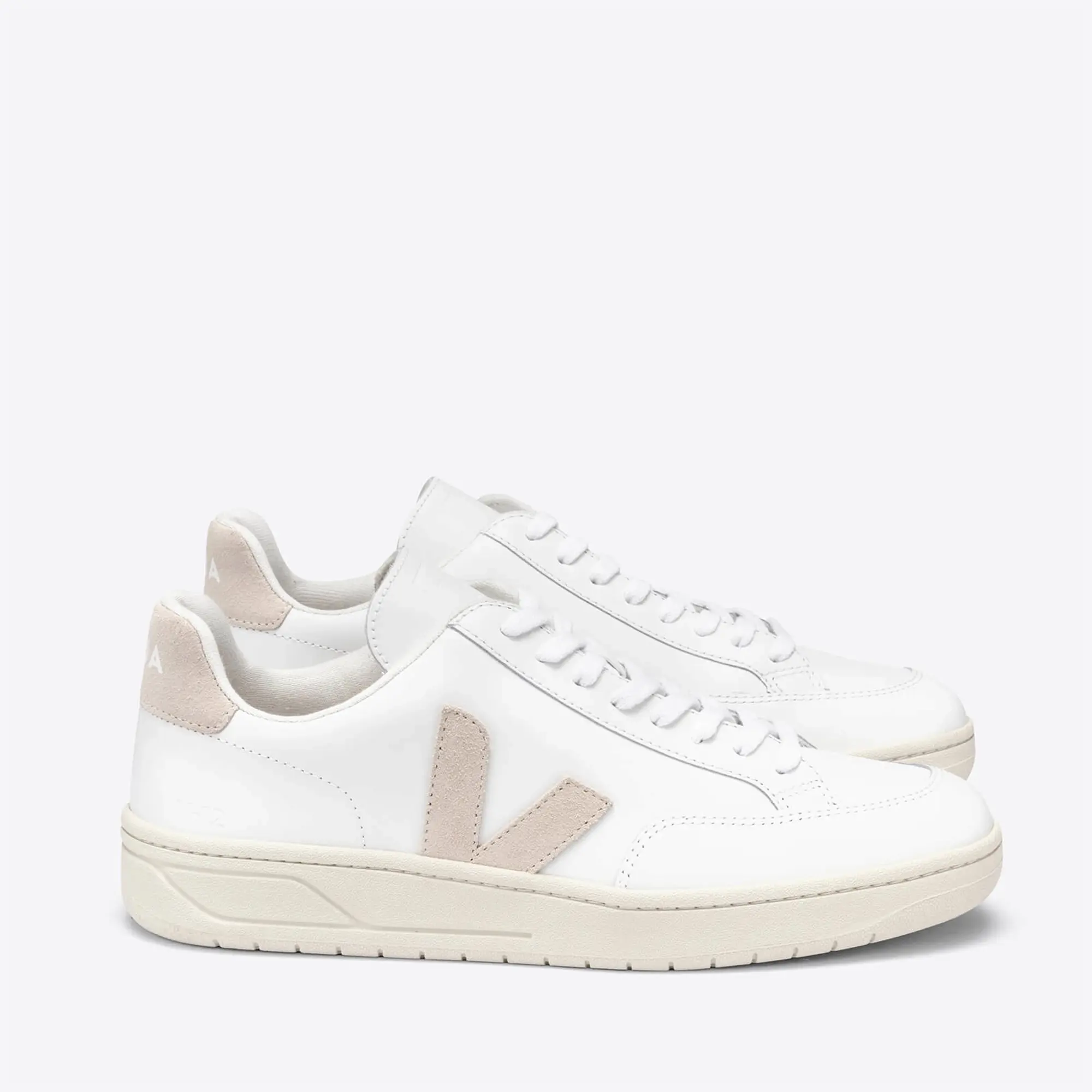 Veja Men's V-12 Leather Trainers