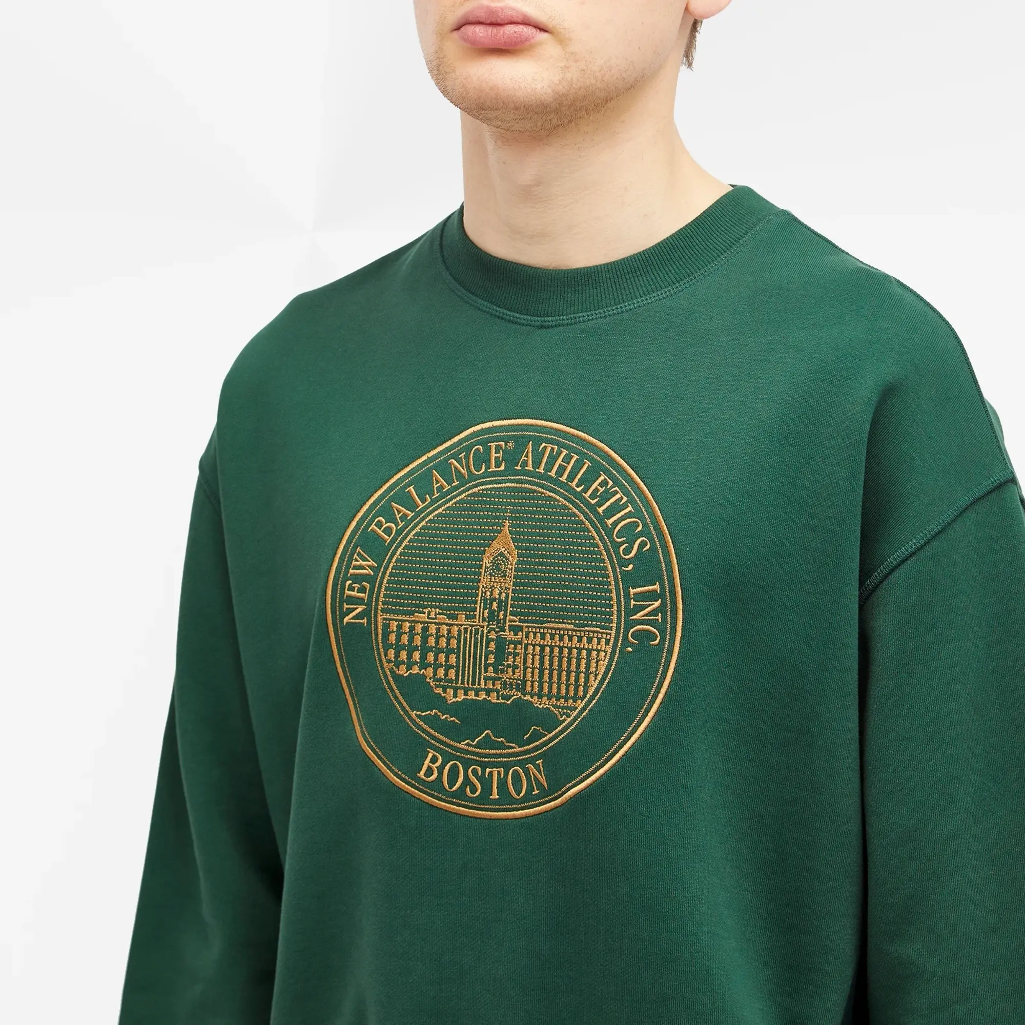 New Balance Men's Varsity Oversized Crewneck Sweat Nightwatch Green