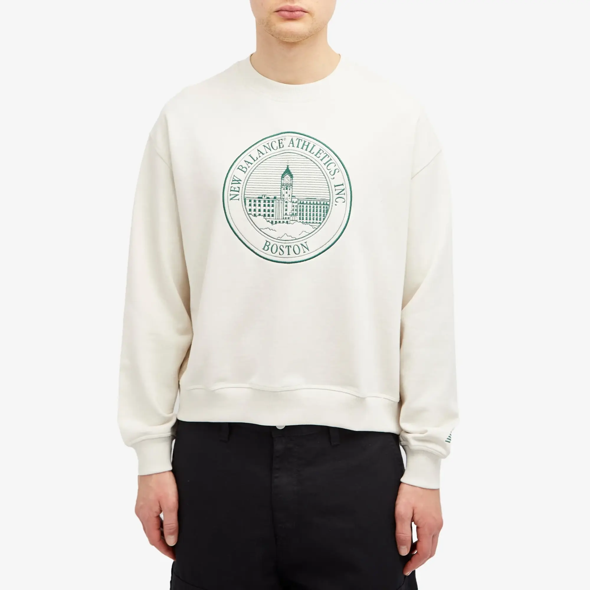 New Balance Men's Varsity Oversized Crewneck Sweat Nightwatch Green