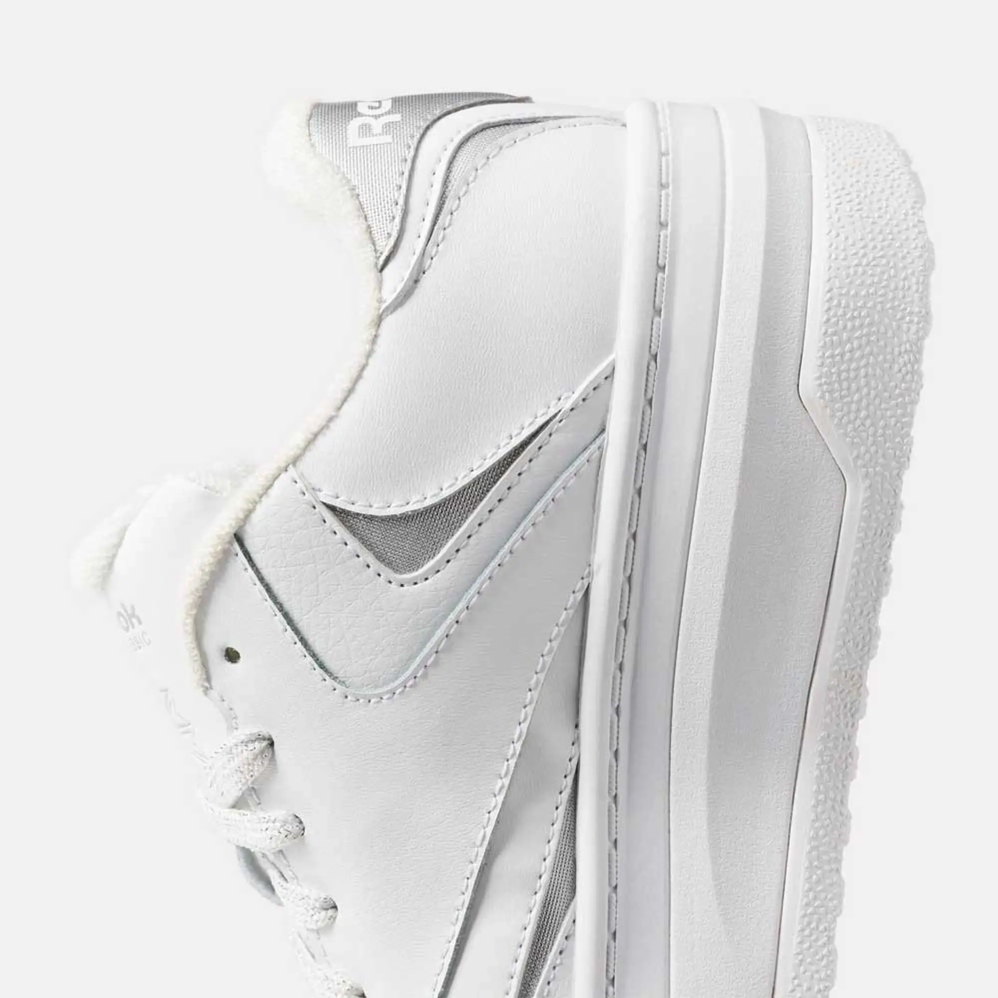 Reebok Juniors Club C Extra Trainers