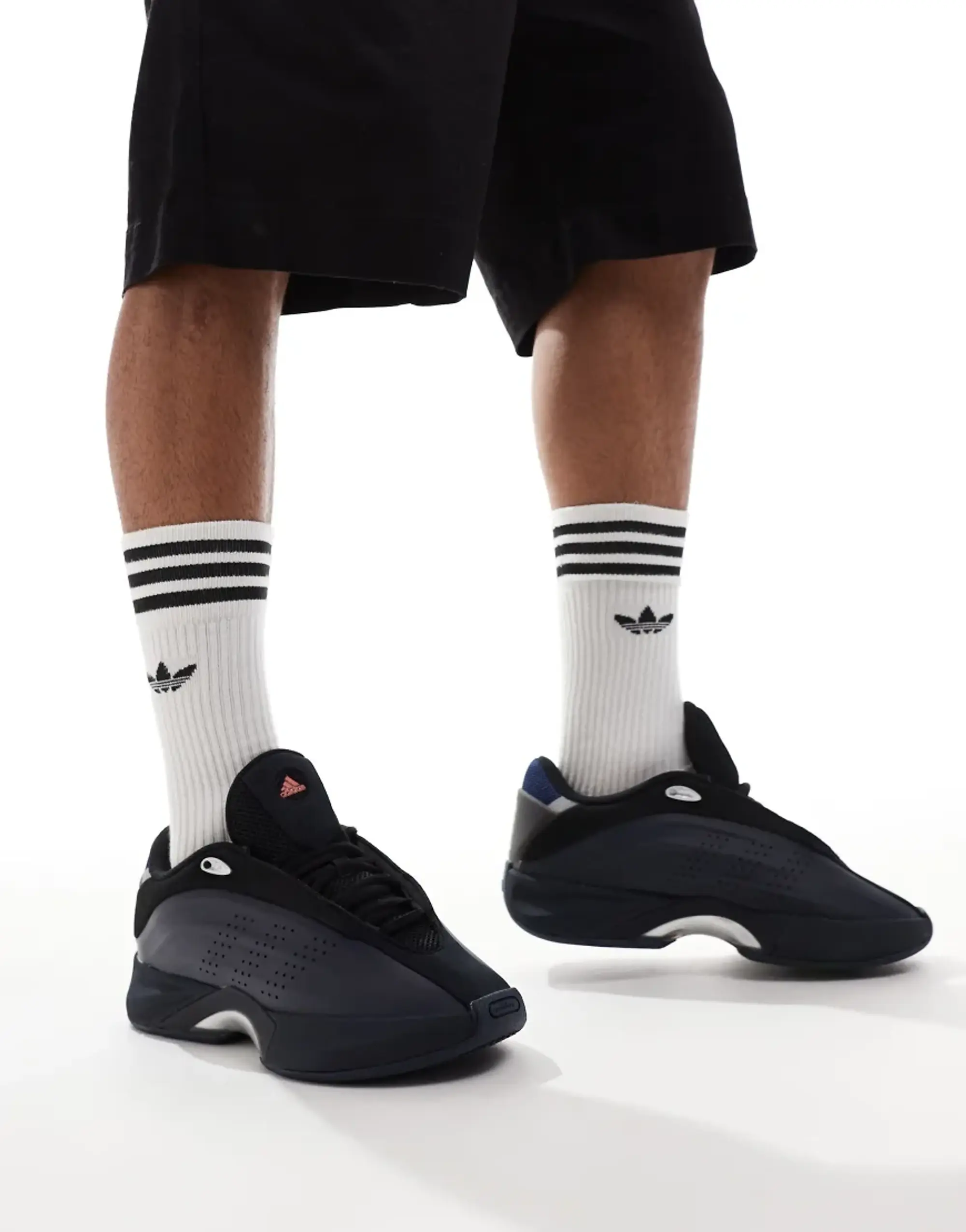 Adidas Originals Iiinfinity 130 Trainers In Black