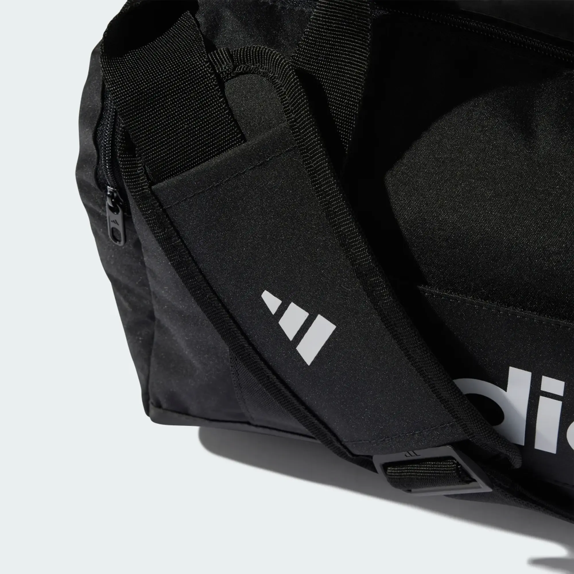 adidas Unisex Linear Duffel Bag Extra Small