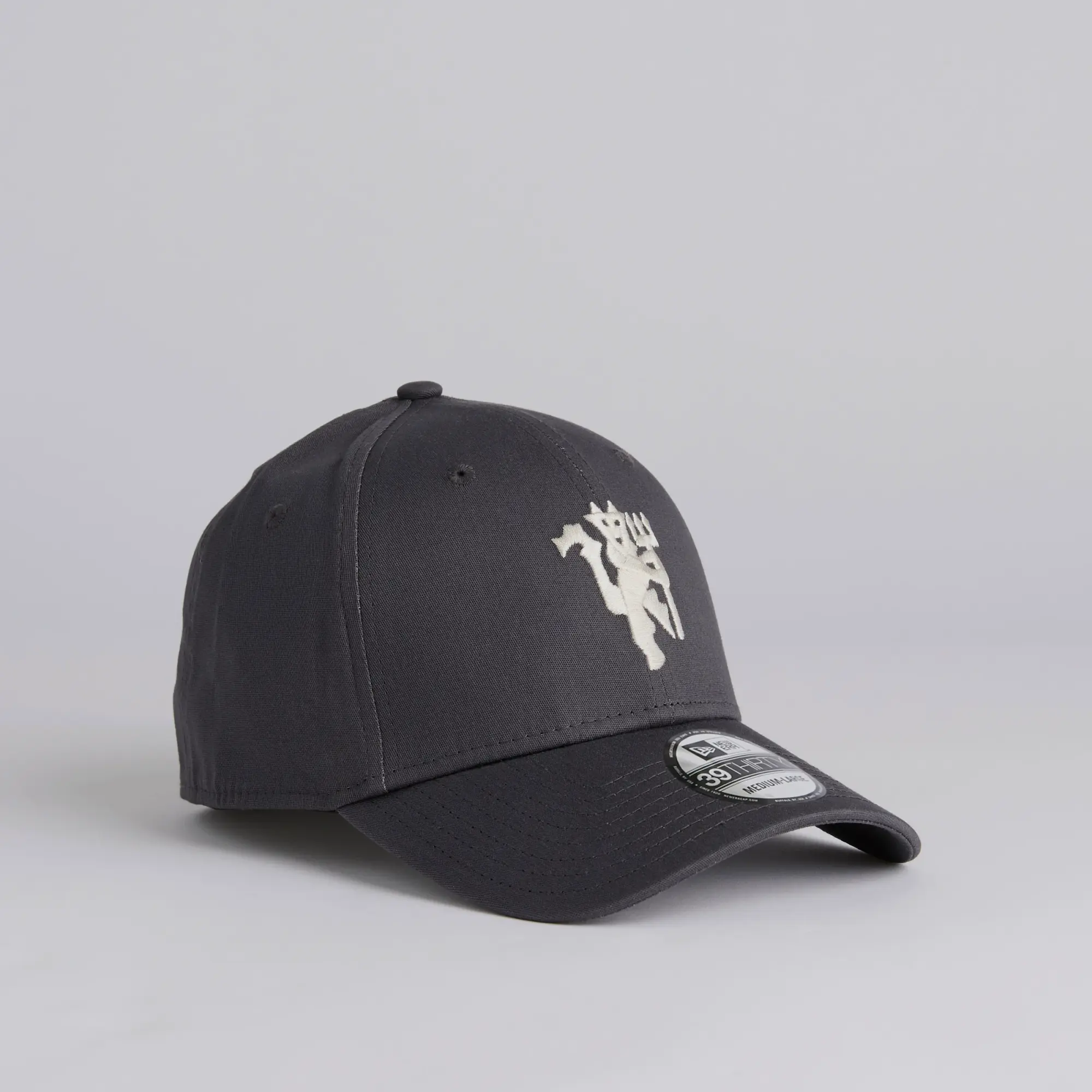 Manchester United x New Era Seasonal 39Thirty Cap Charcoal