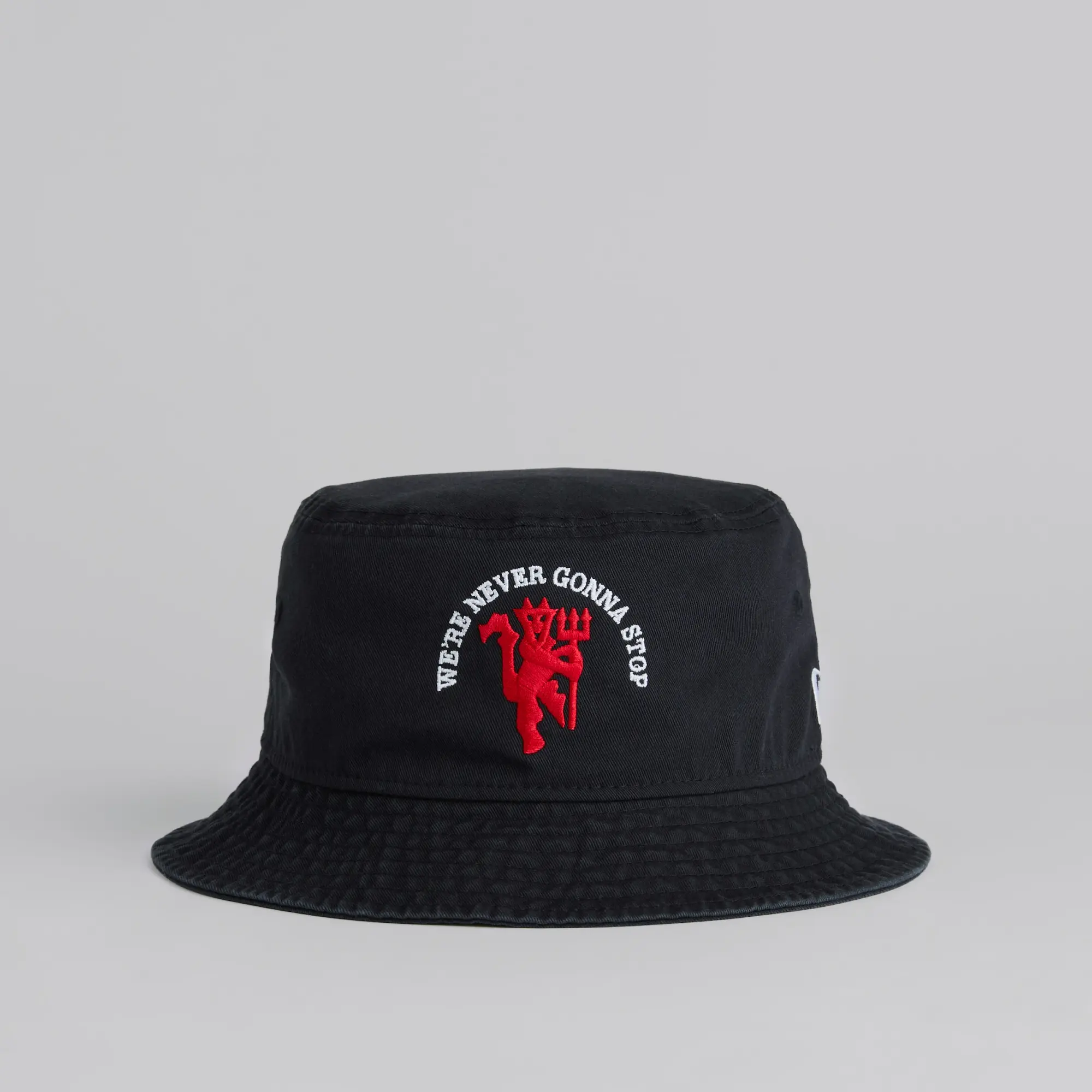 Manchester United x New Era Game Day Bucket Hat Navy