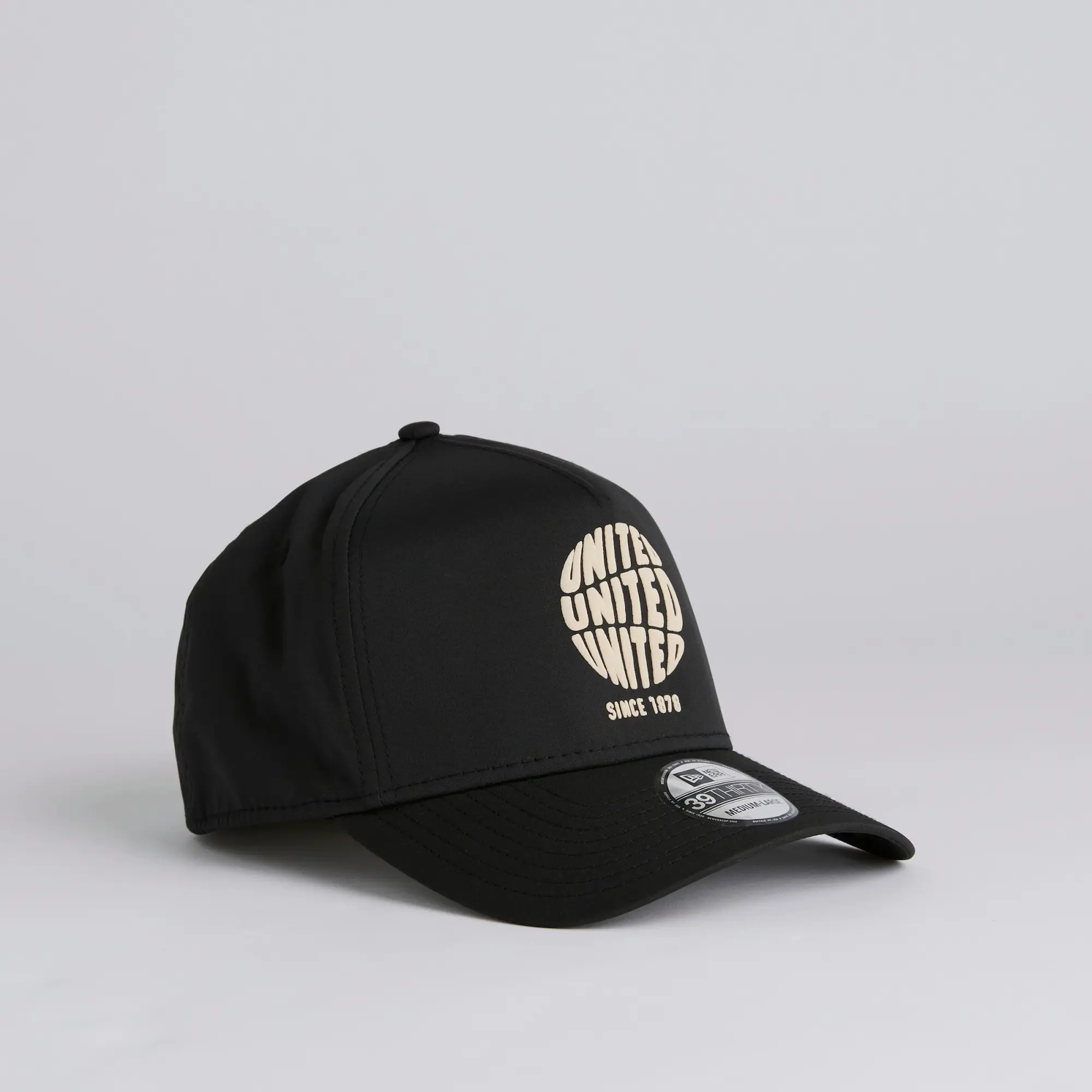 Manchester United x New Era Puff Print 39Thirty Cap Black