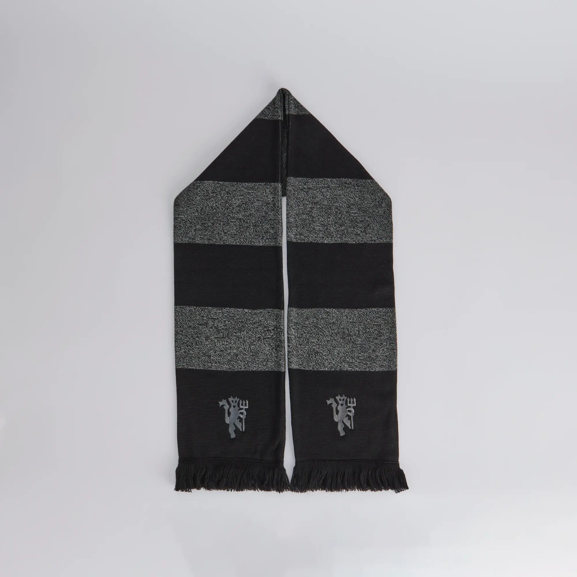 Fan Base Manchester United Embroidered Devil Scarf Grey