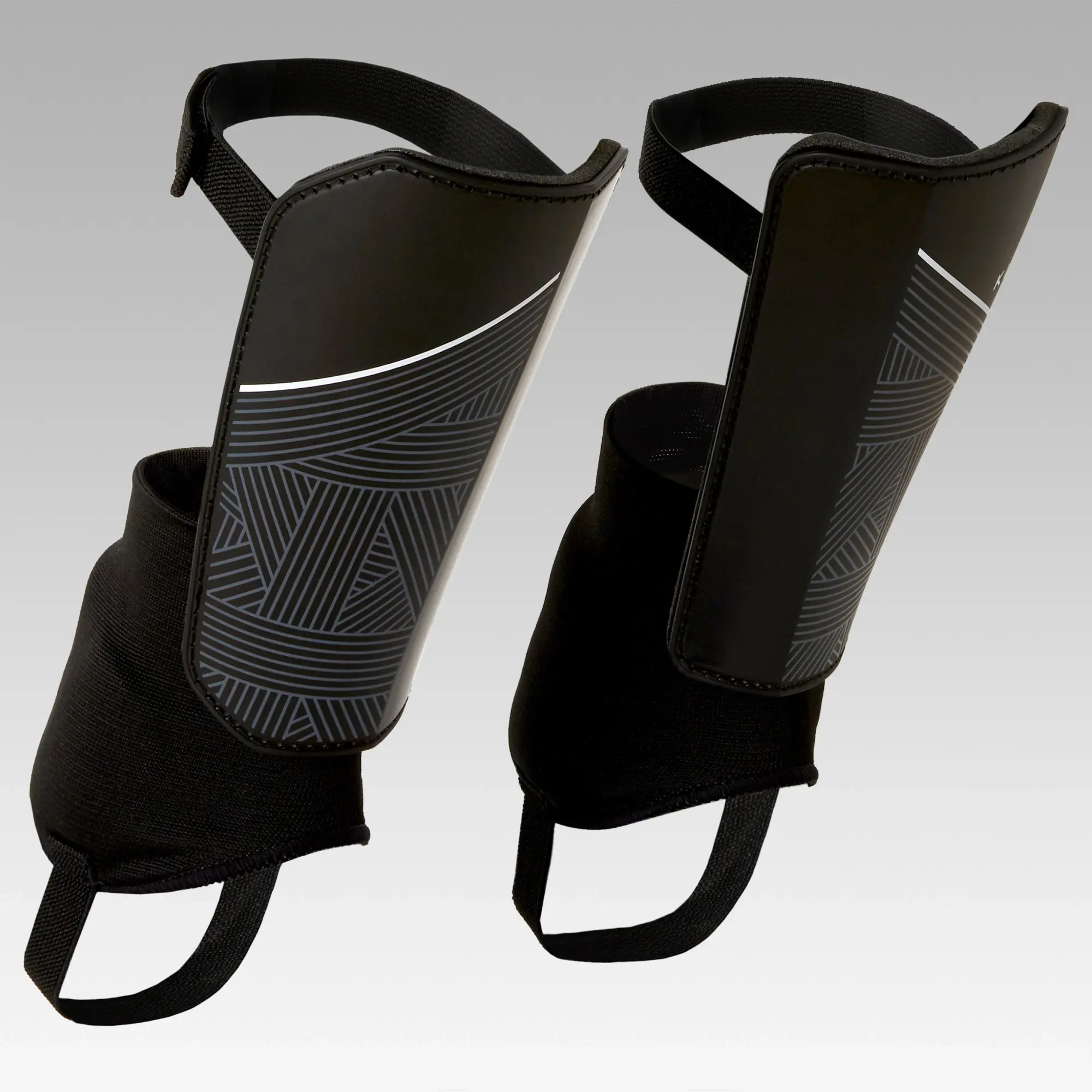 Kipsta Adult Football Shin Pads Essential 140 - Black