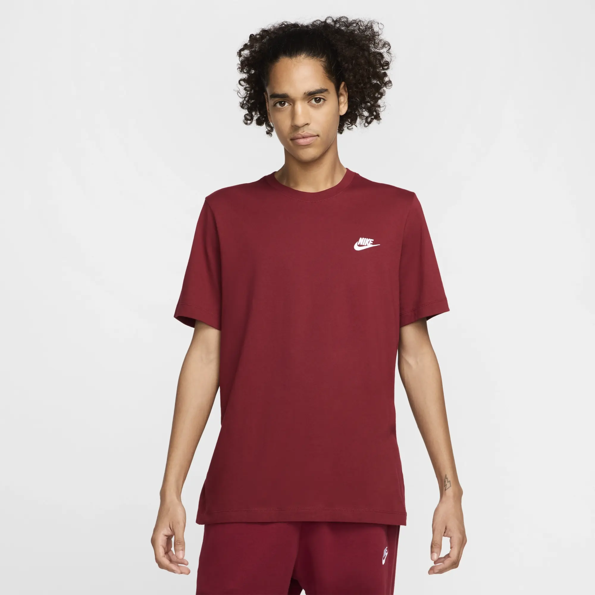 Nike Club T-Shirt In Red - Red