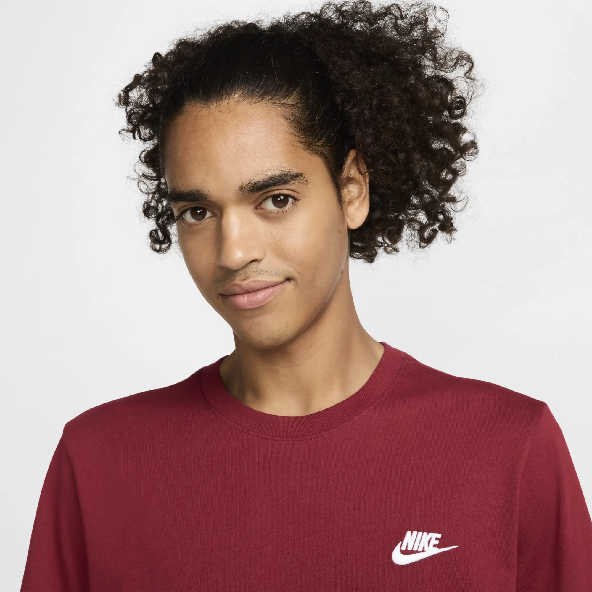 Nike Club T-Shirt In Red - Red
