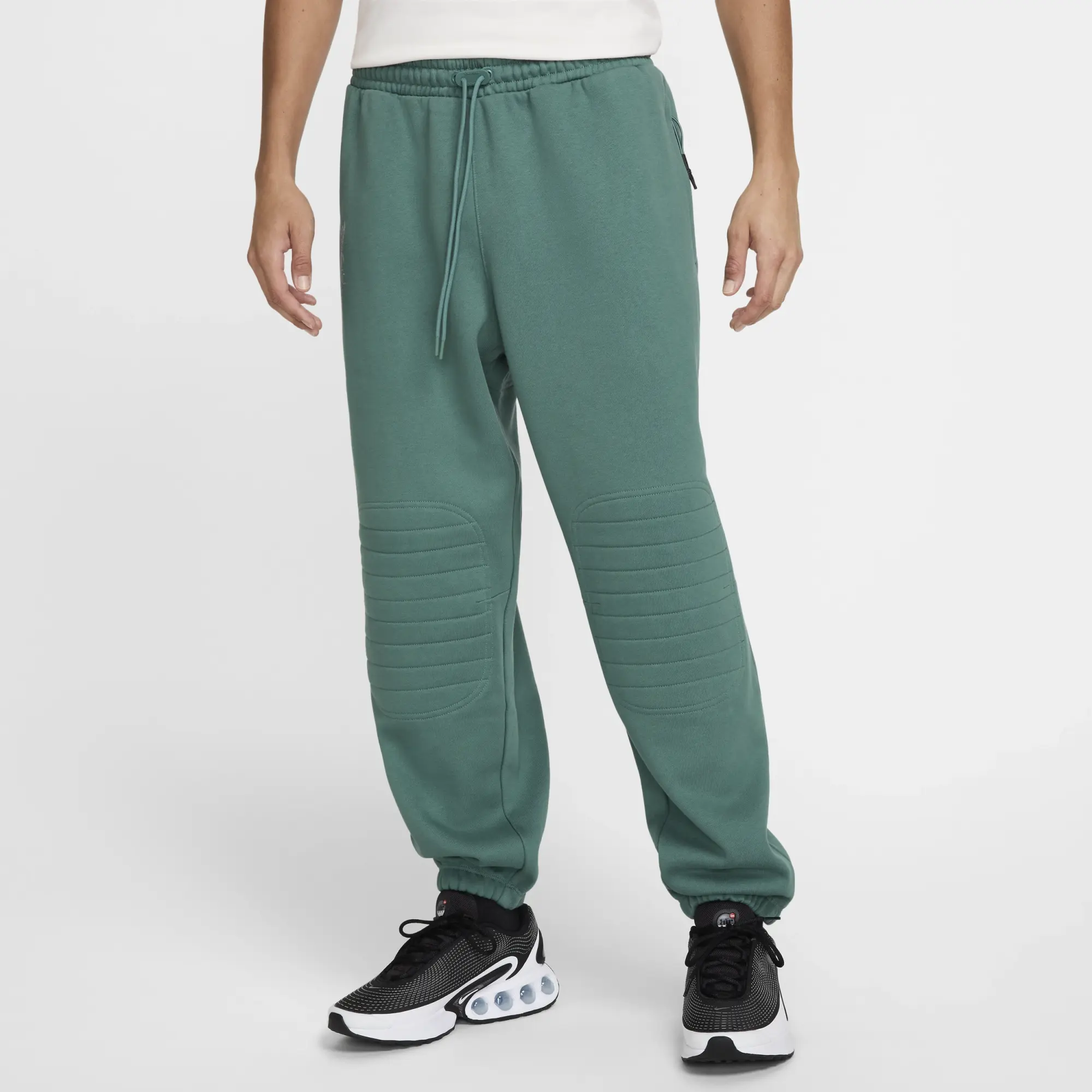 Liverpool F.C. Tech Pack Men's Nike Therma-FIT Football Winterized Pants - Green - Cotton/Polyester