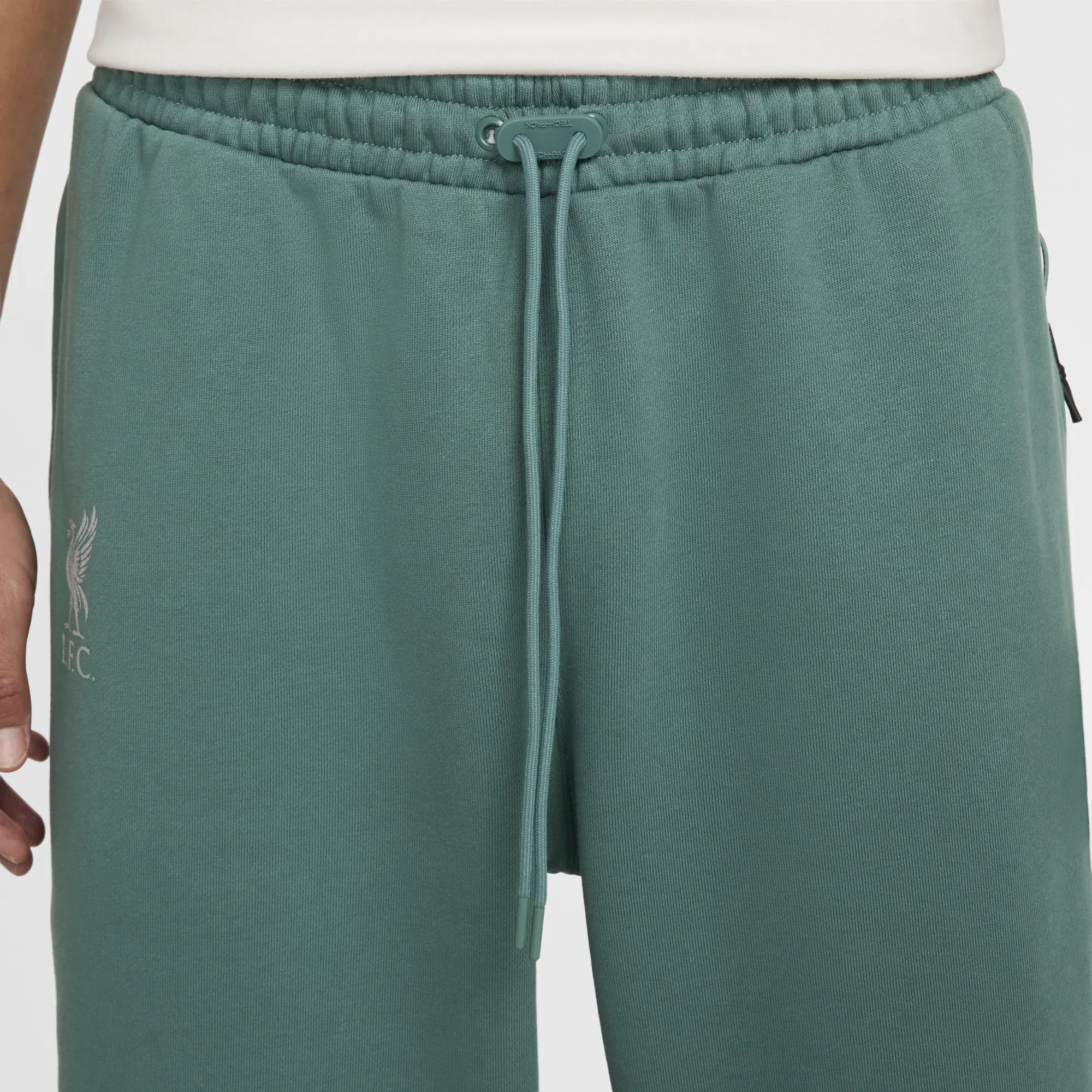 Liverpool F.C. Tech Pack Men's Nike Therma-FIT Football Winterized Pants - Green - Cotton/Polyester