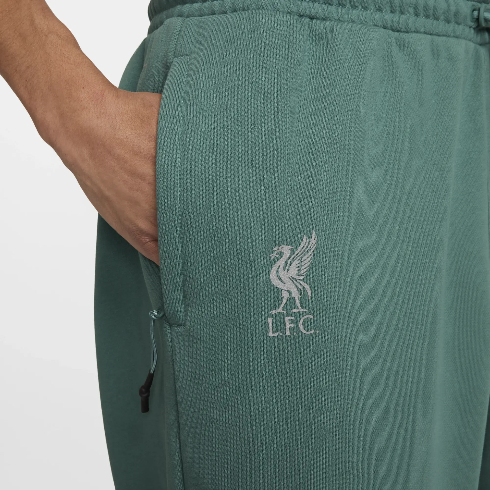 Liverpool F.C. Tech Pack Men's Nike Therma-FIT Football Winterized Pants - Green - Cotton/Polyester
