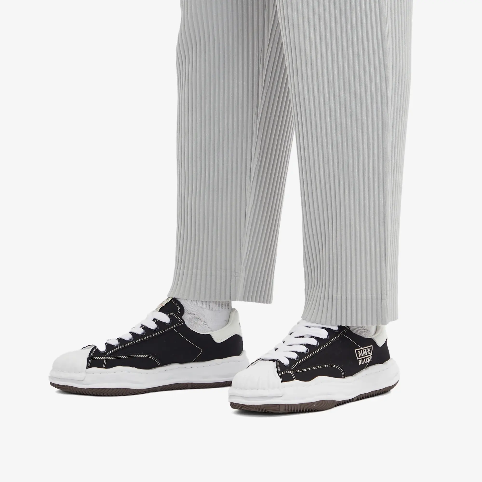 Maison Mihara Yasuhiro Blakey Low Og Canvas Sneaker - Black
