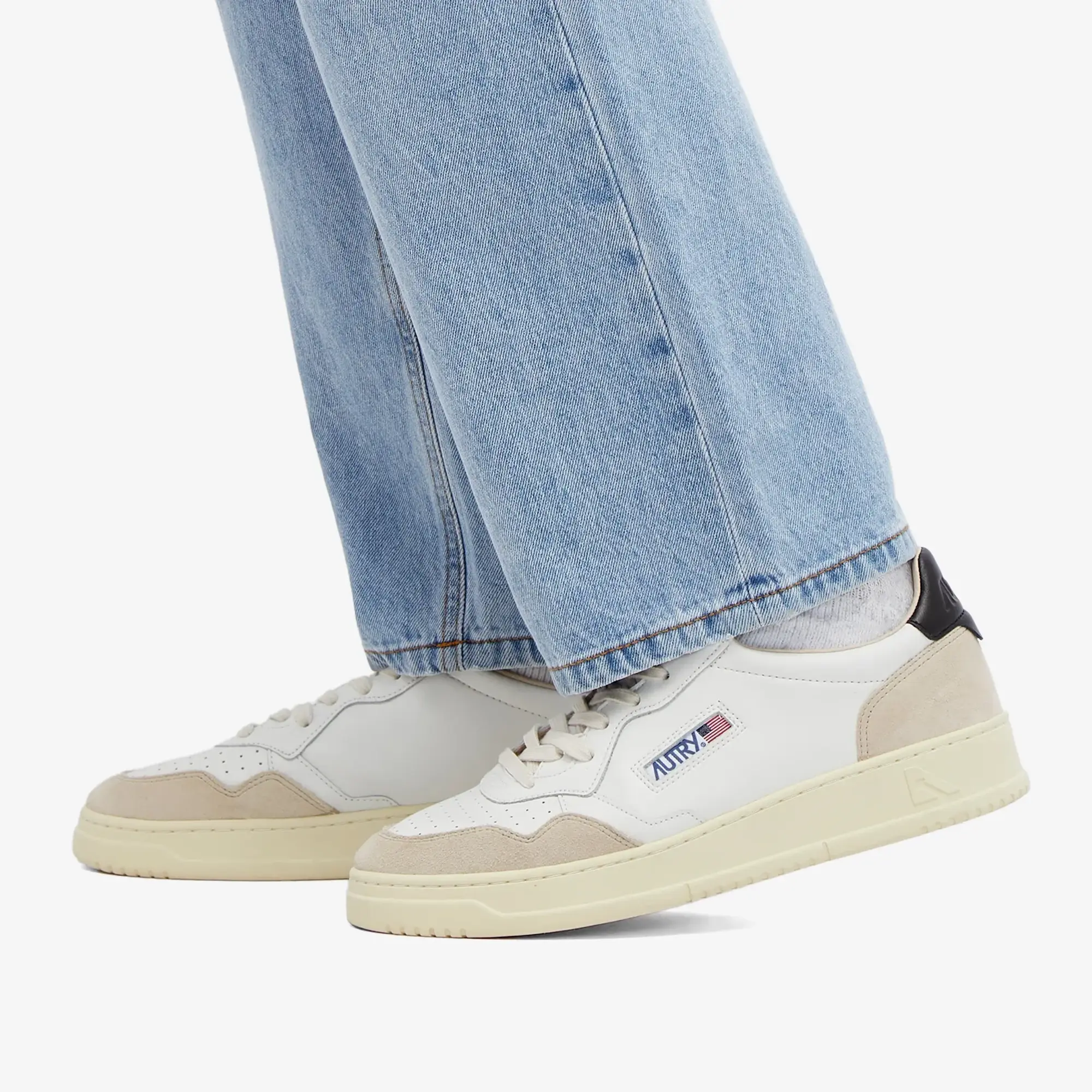 Autry Action Shoes Medalist Low Men Lowtop Black|White