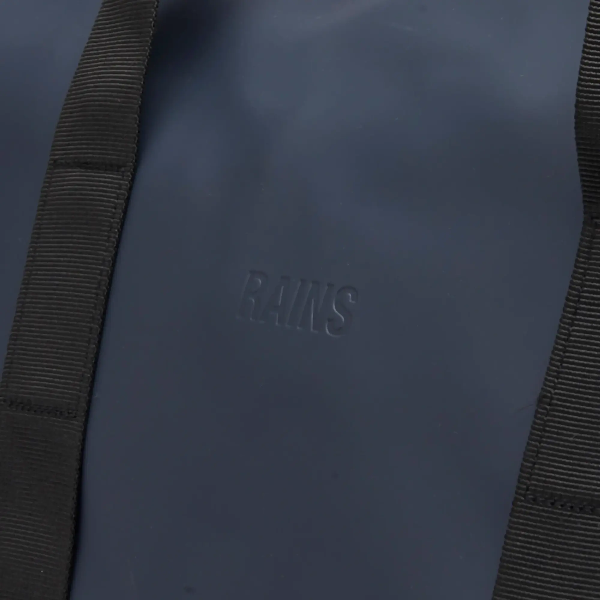 Rains Hilo Waterproof Weekend Bag Medium In Navy