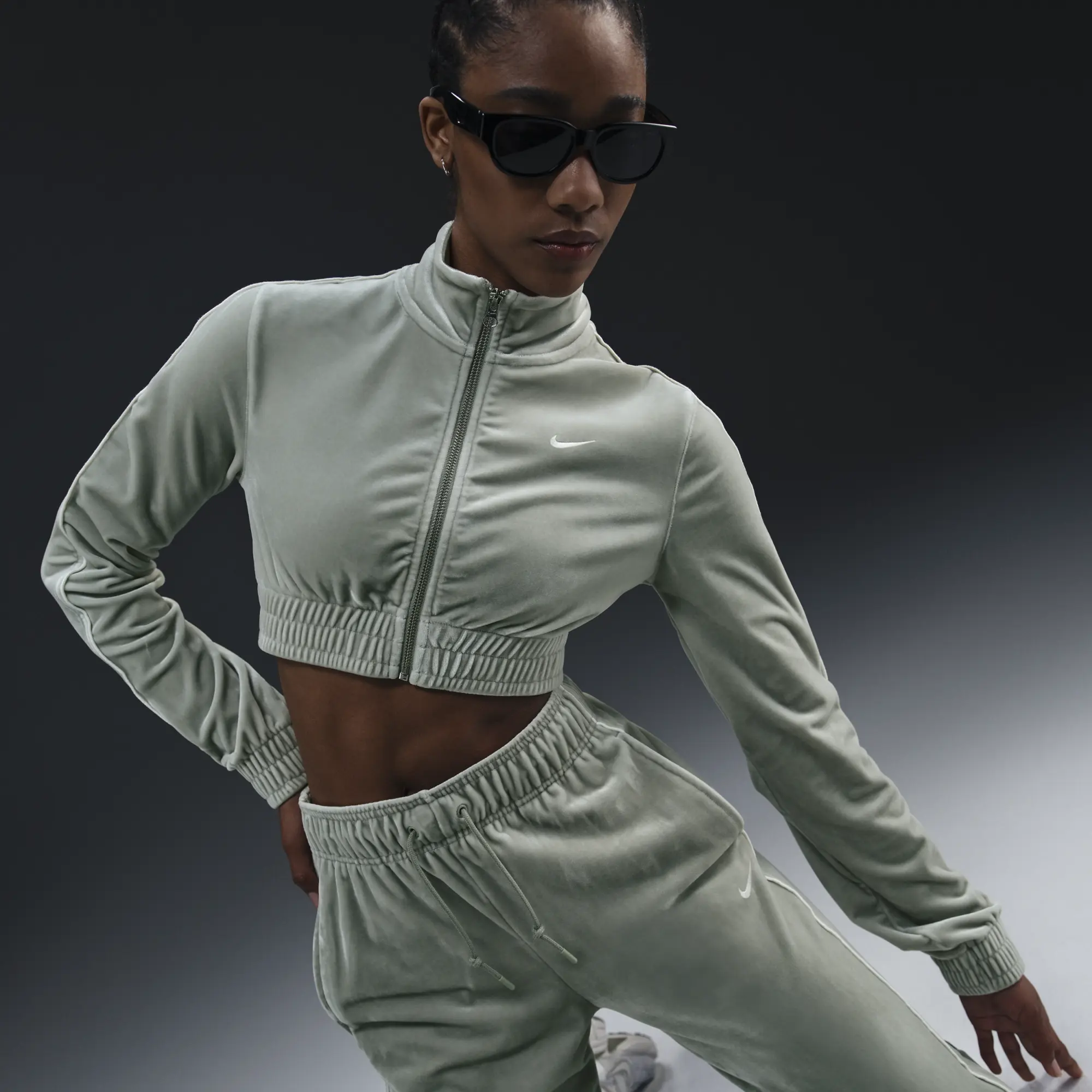 Nike Sportswear Collection Women's Cropped Velour Full-Zip Top - Green - Polyester/Elastane