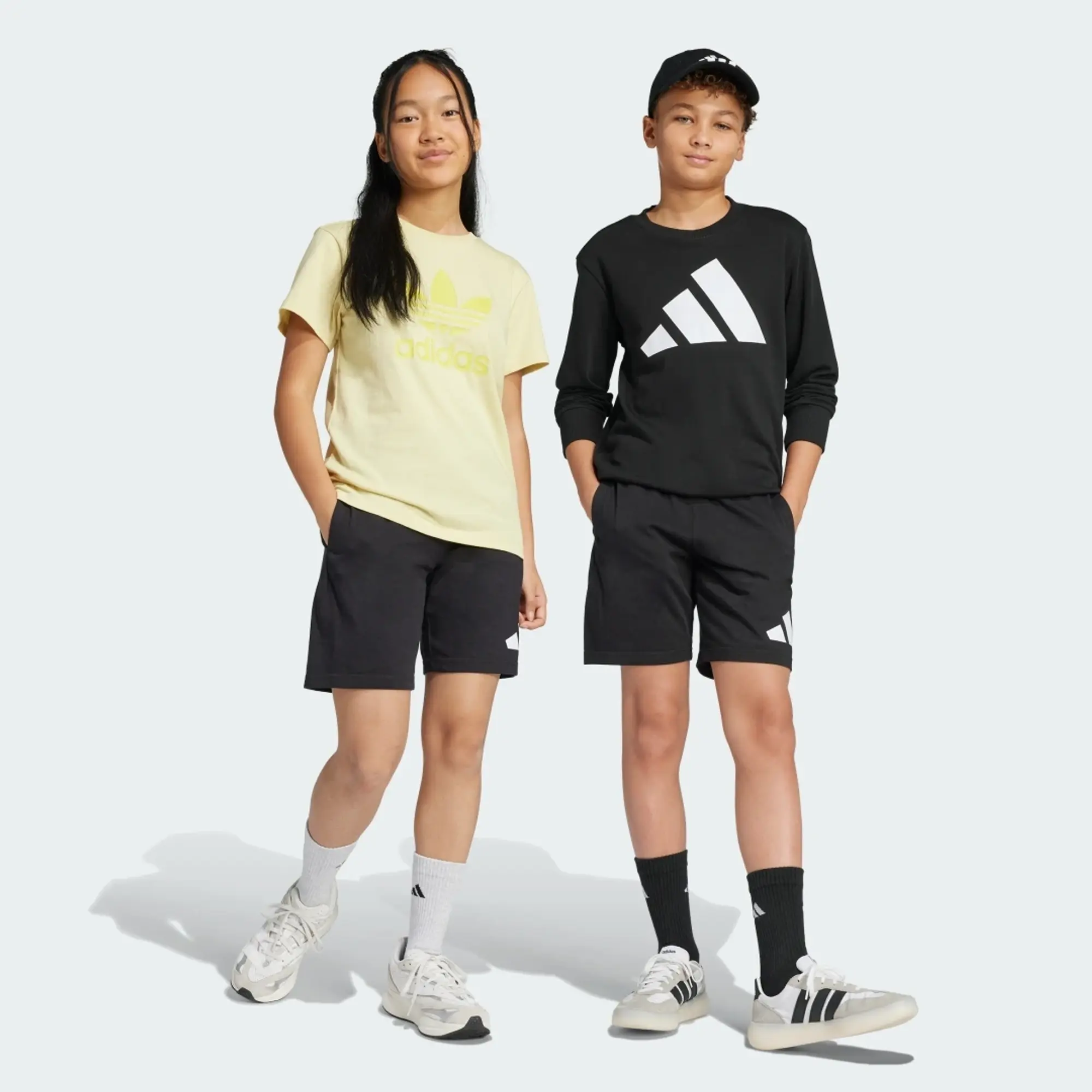 adidas  -  girls's Children's shorts in Black