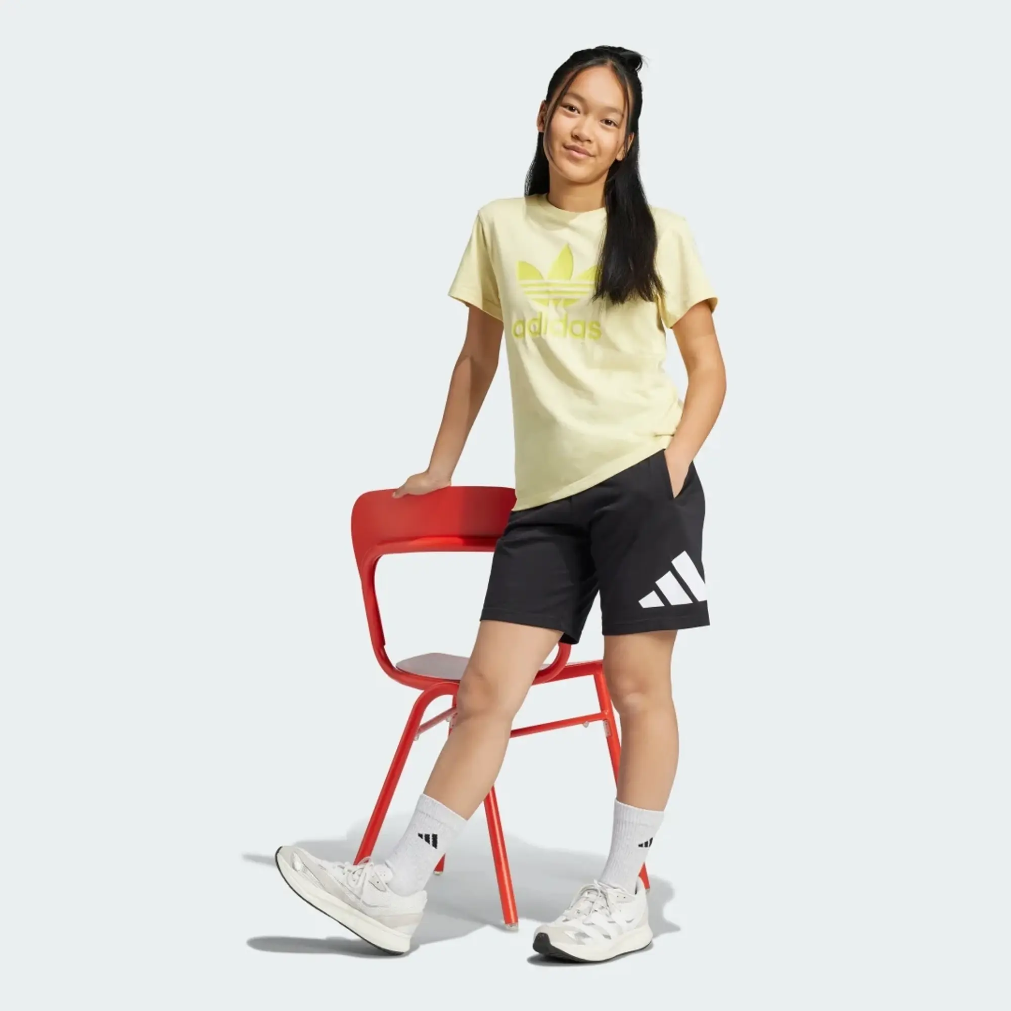 adidas  -  girls's Children's shorts in Black