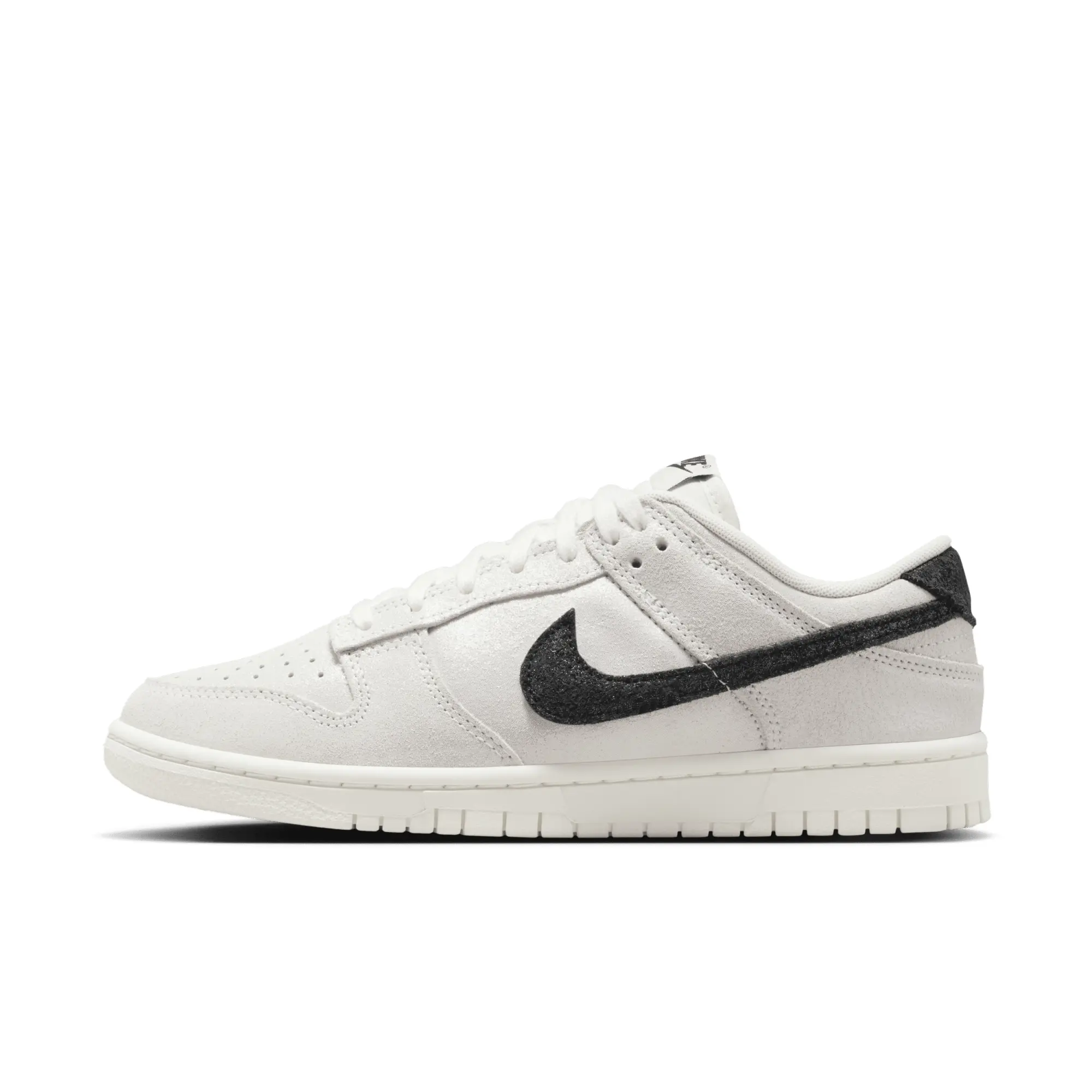 Nike Dunk Low SE Women's Shoes - White