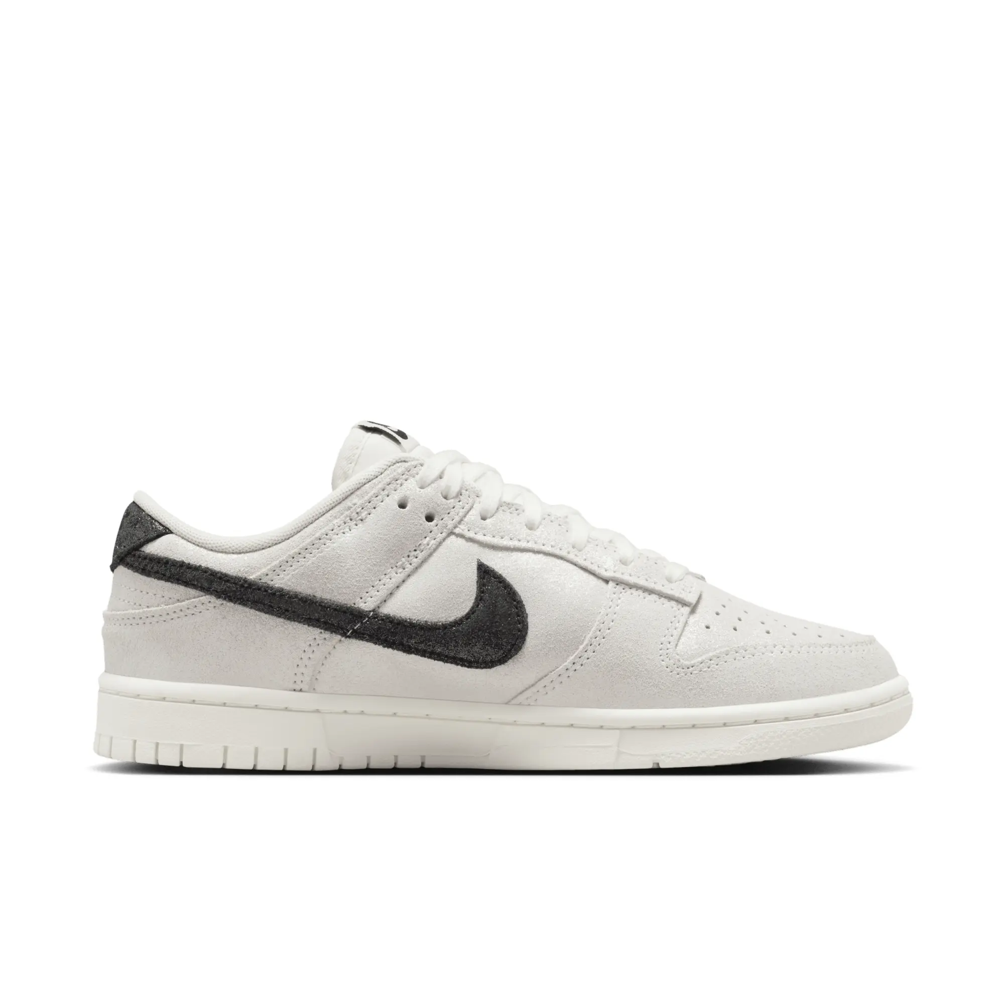 Nike Dunk Low SE Women's Shoes - White