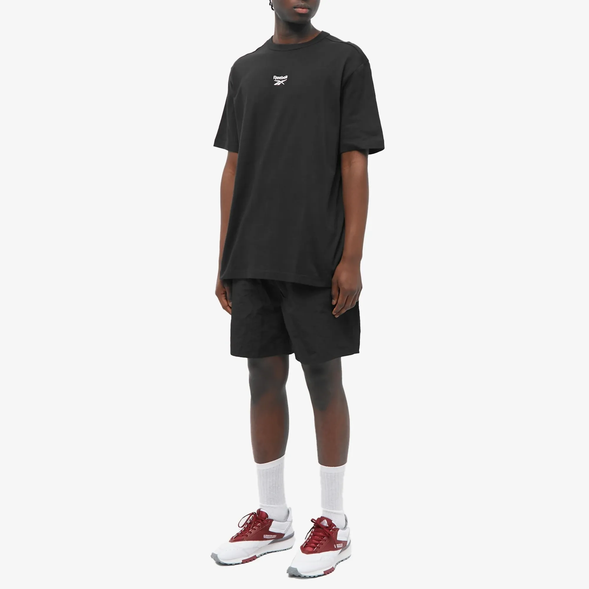 Reebok Men's Classic Vector T-Shirt Black/Chalk | HS7153 | FOOTY.COM