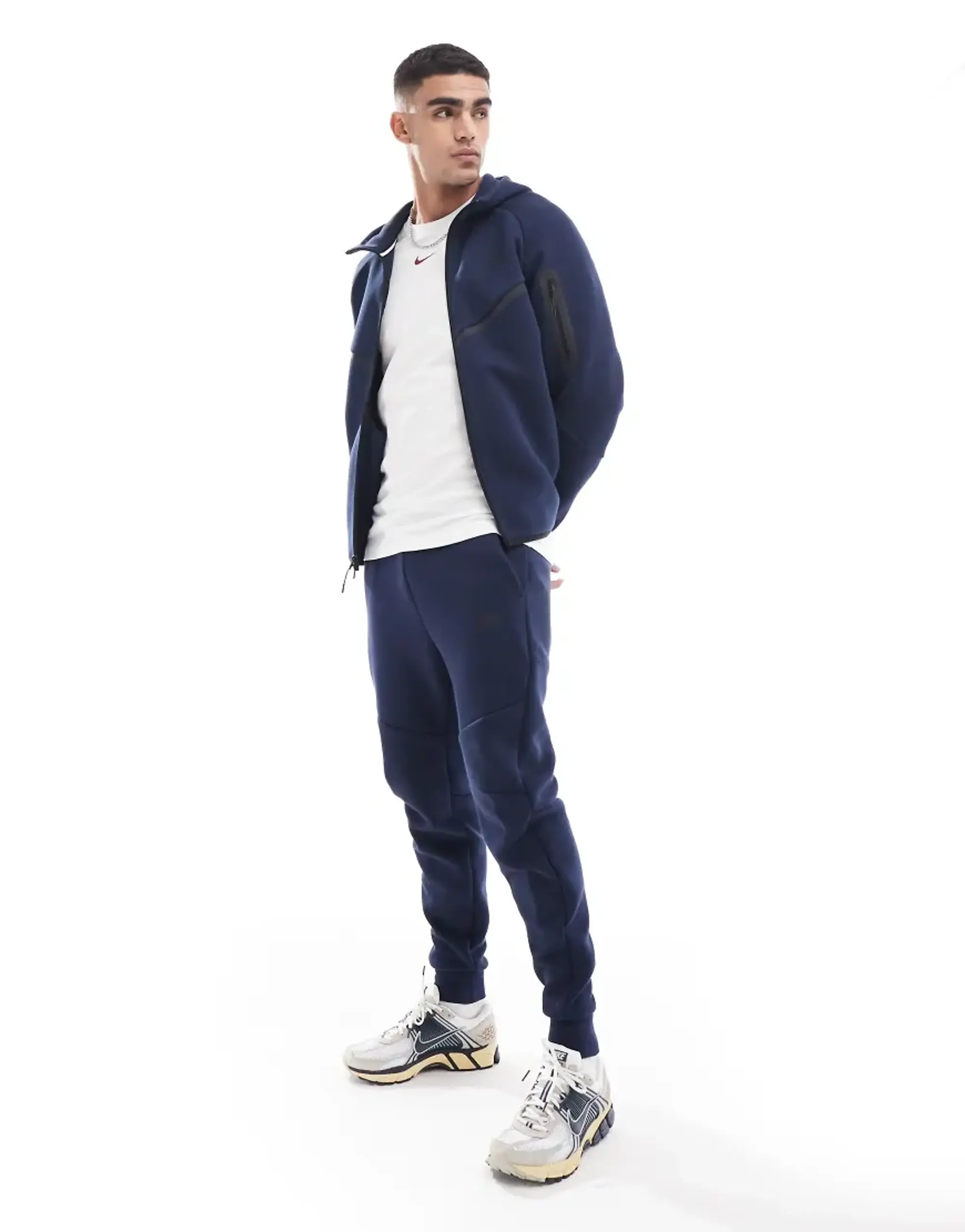 Nike Tech Fleece Joggers In Navy