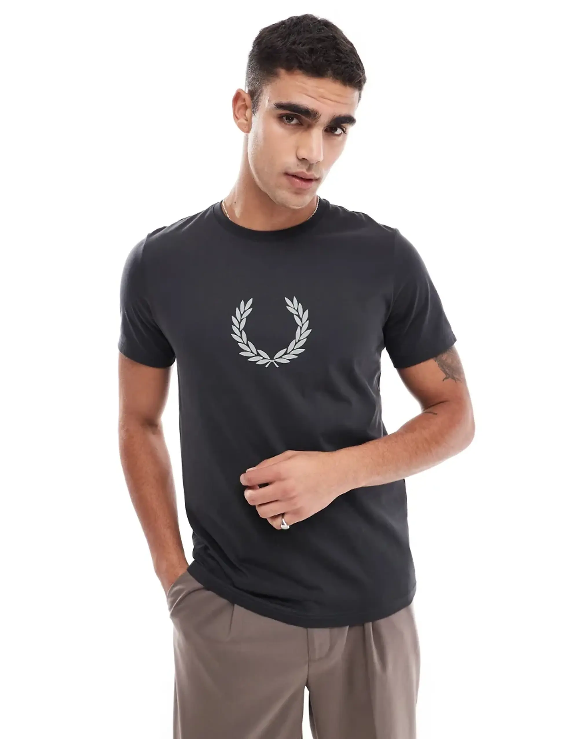 Fred Perry T-Shirt In Grey With Flocked Laurel Wreath