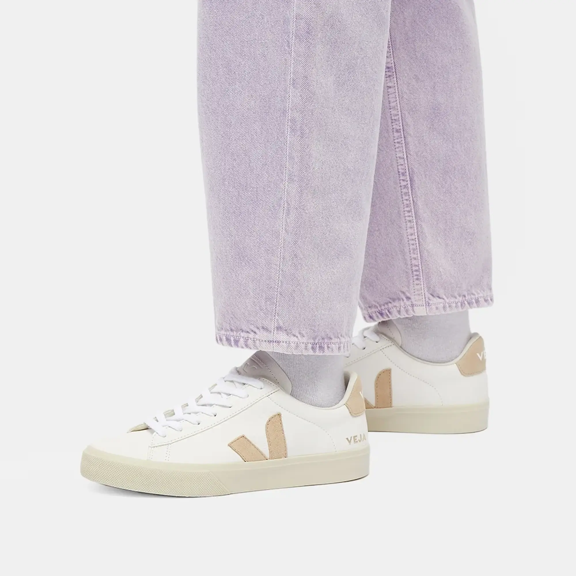 Veja Womens Women's Campo Sneaker White/Almond