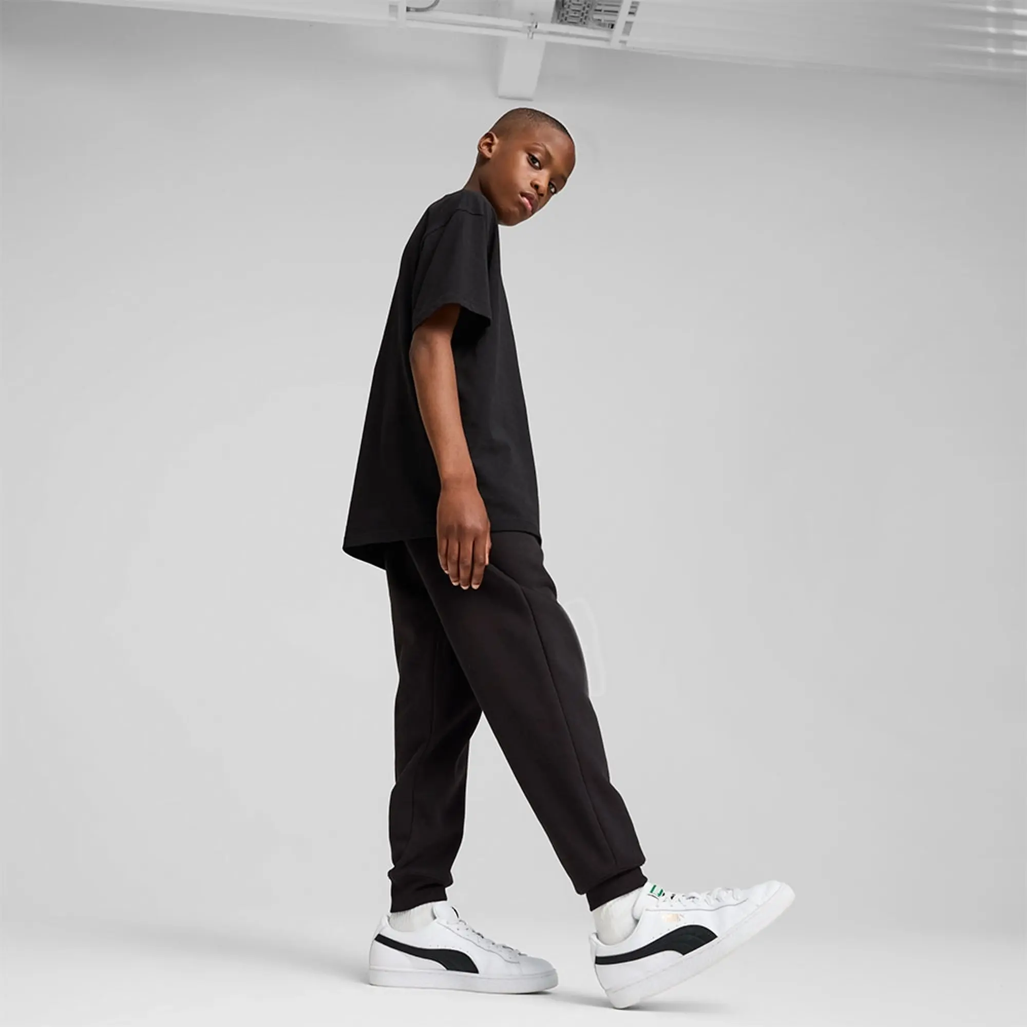 PUMA Ess No. 1 Logo Fleece Sweatpants Youth, Black