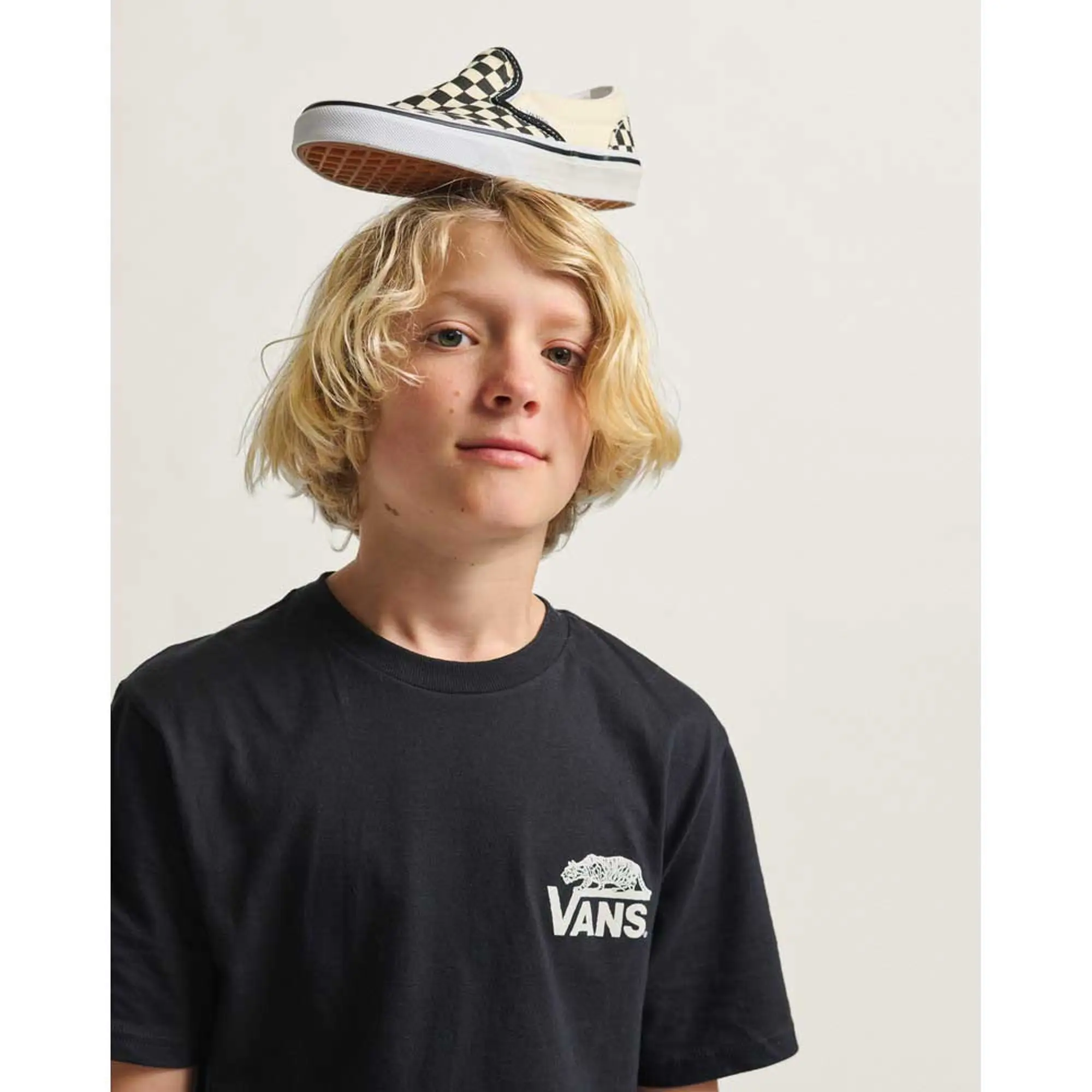 Vans  Sneaky SS  girls's Children's T shirt in Black