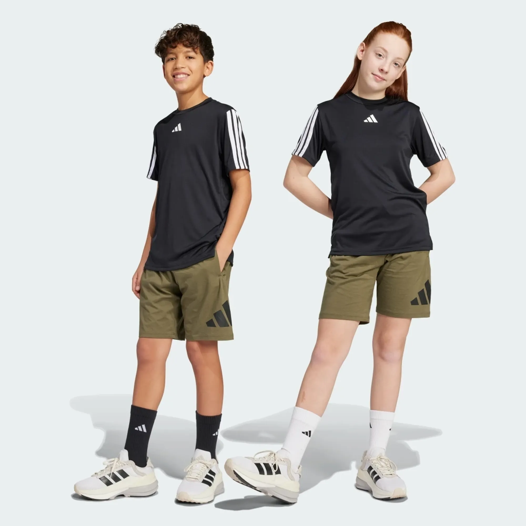 adidas  -  boys's Children's shorts in Green