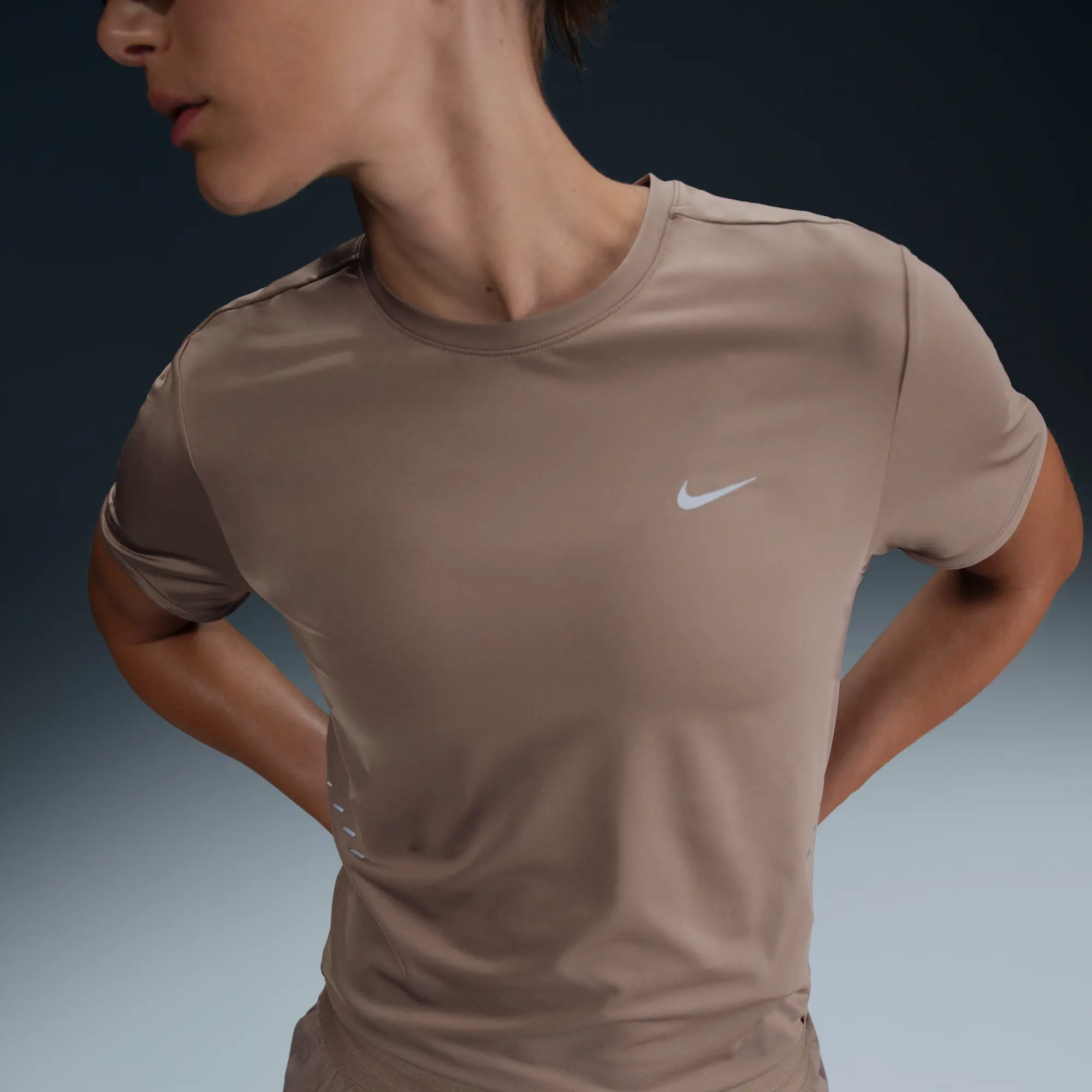 Nike Swift Women's Dri-FIT Short-Sleeve Running Top - Brown - Polyester/Elastane