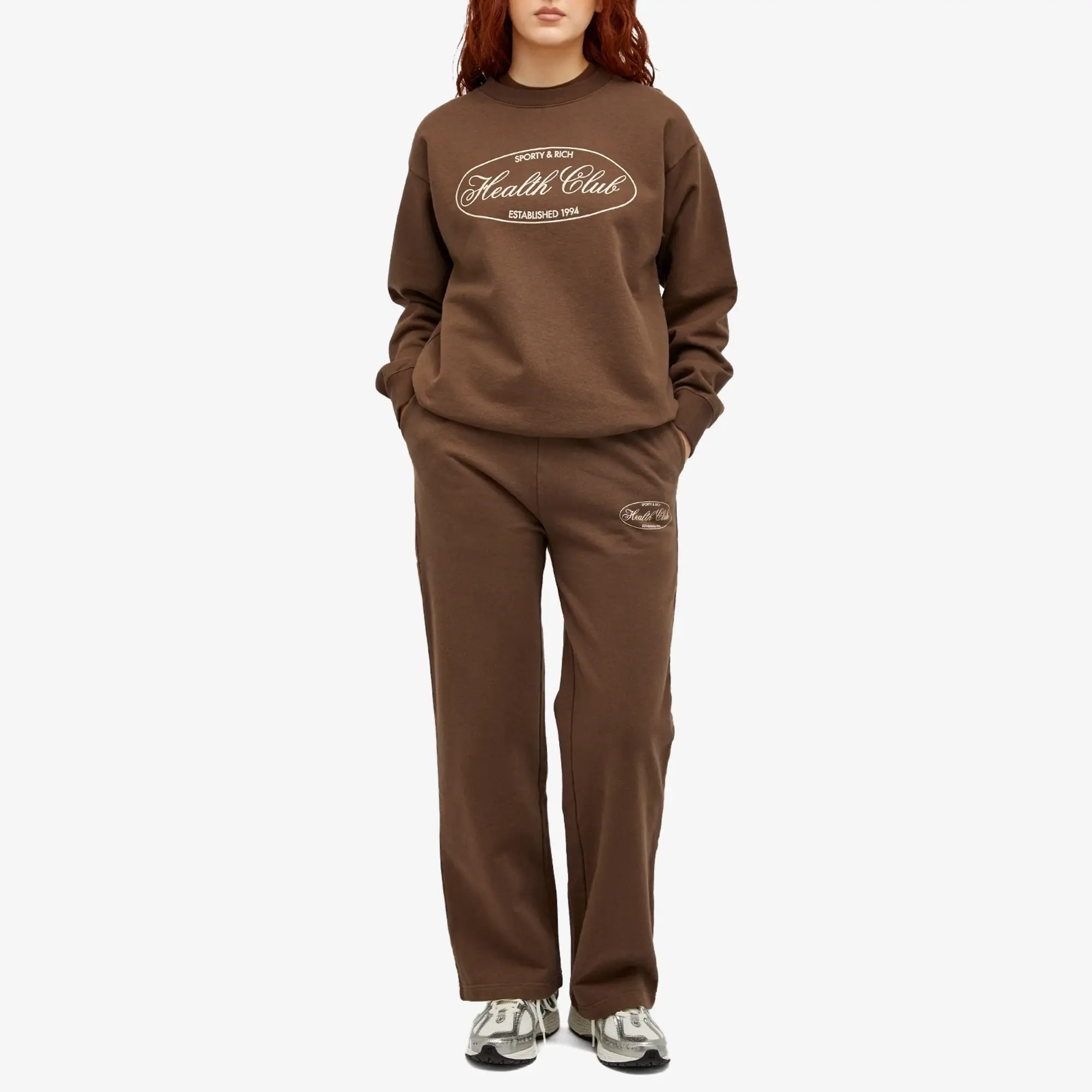 Sporty & Rich Women's Oval Health Straight Leg Sweatpant Chocolate Cream
