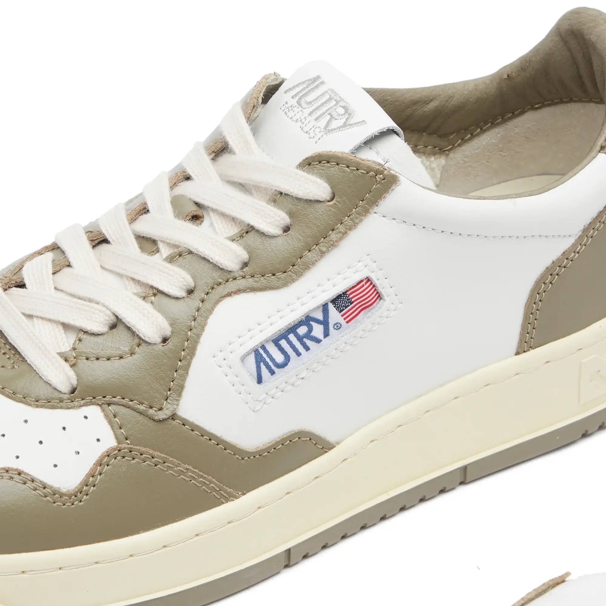 Autry Women's Medalist Low White