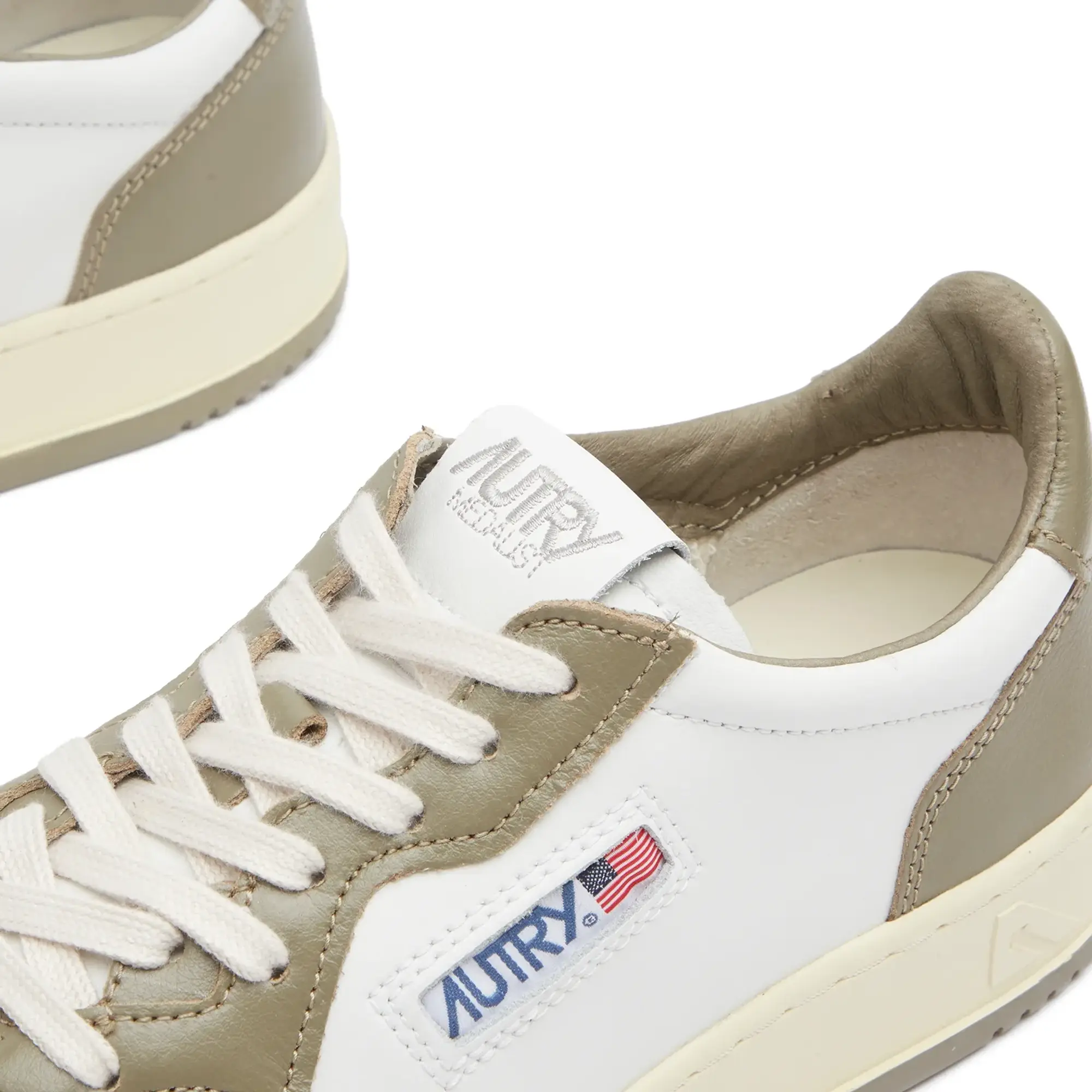 Autry Women's Medalist Low White