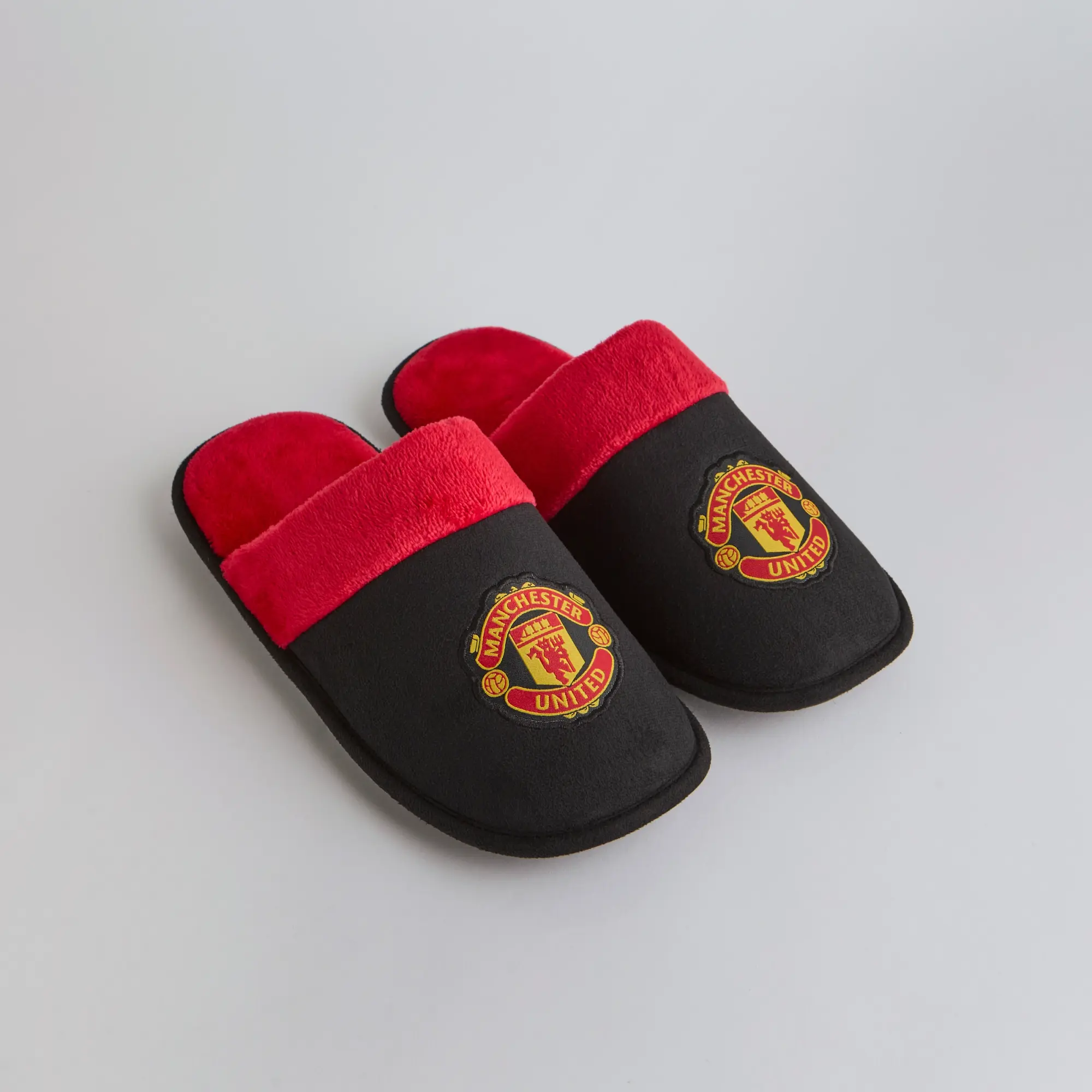 AM LONDON Manchester United Mule Slippers - Black/Red - Mens