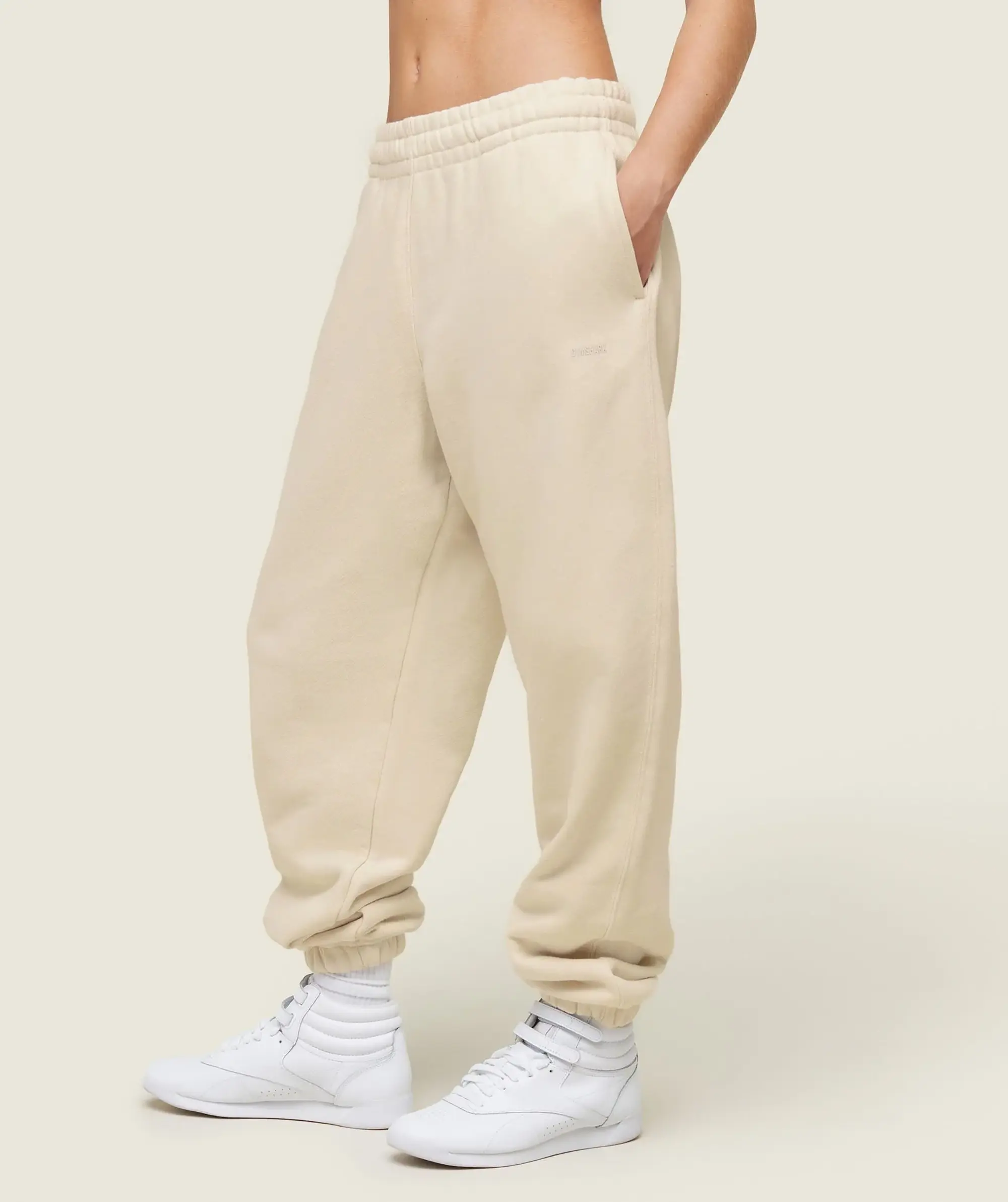 Gymshark everywear Relaxed Joggers - Oat White