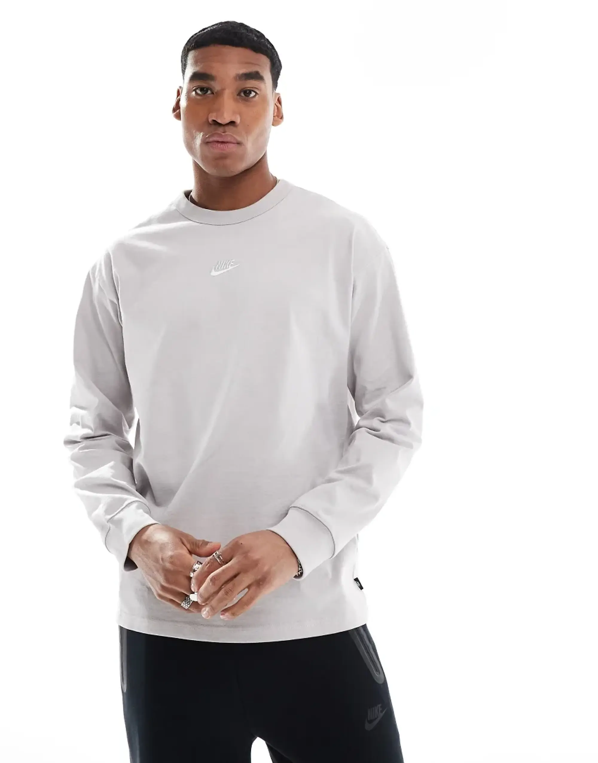 Nike Premium Essentials Long Sleeve T-Shirt In Grey