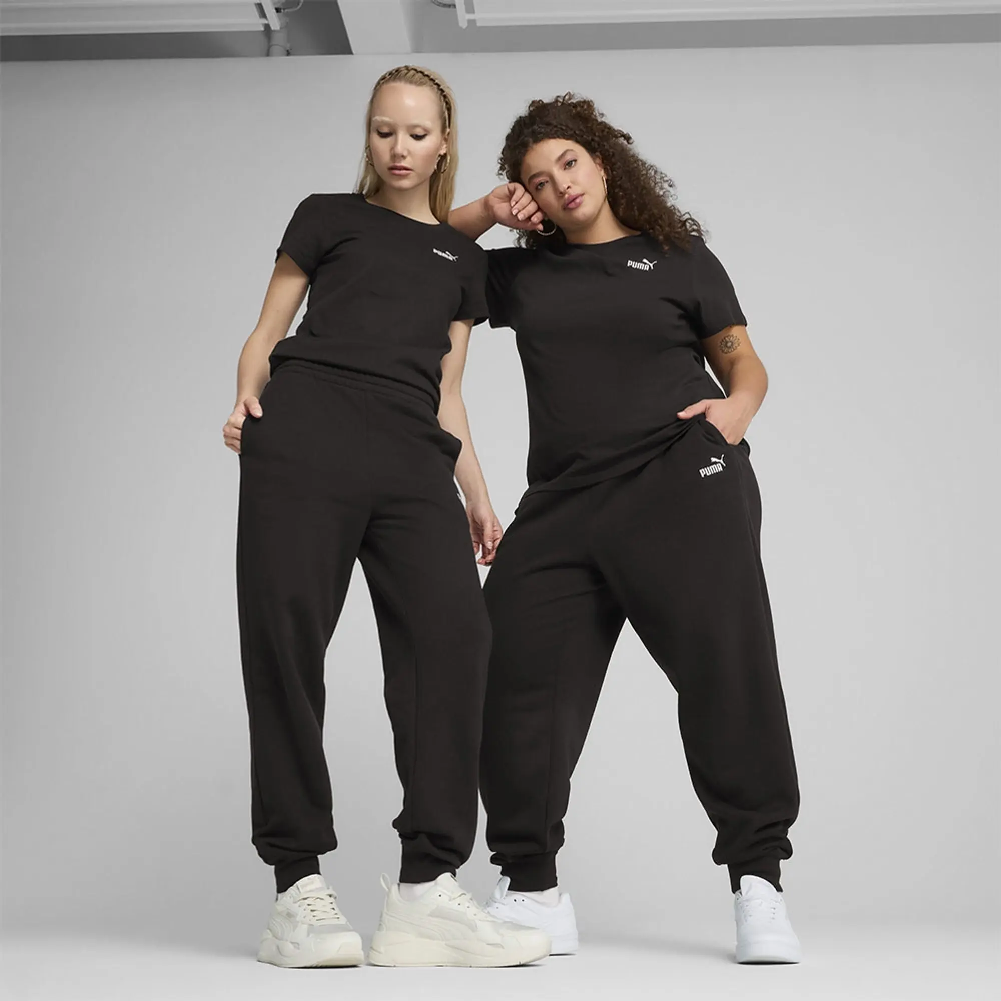 Ess Small No. 1 Logo Comfort High-Waist Sweatpants Fl Cl Puma Black - ['Black']