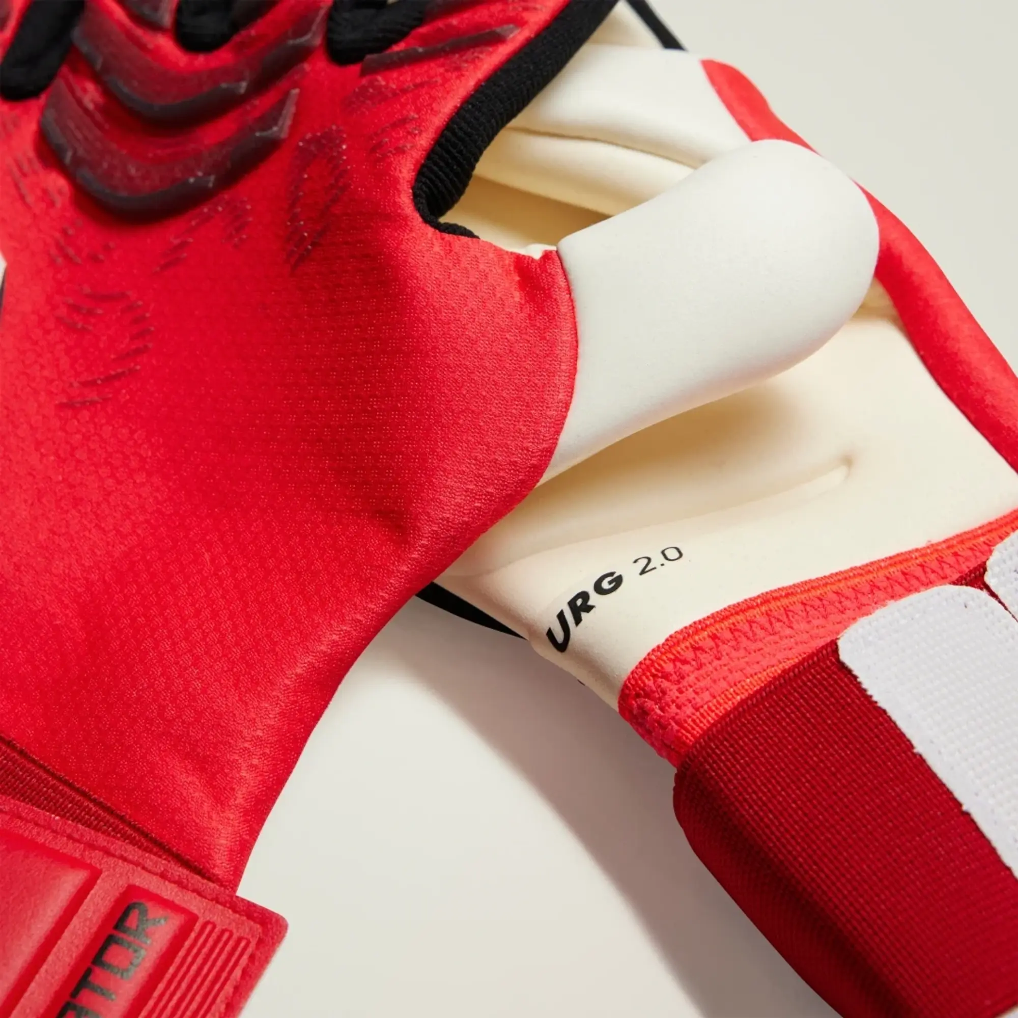 Adidas Goalkeeper Gloves Predator Pro Pure Victory - ['Red']