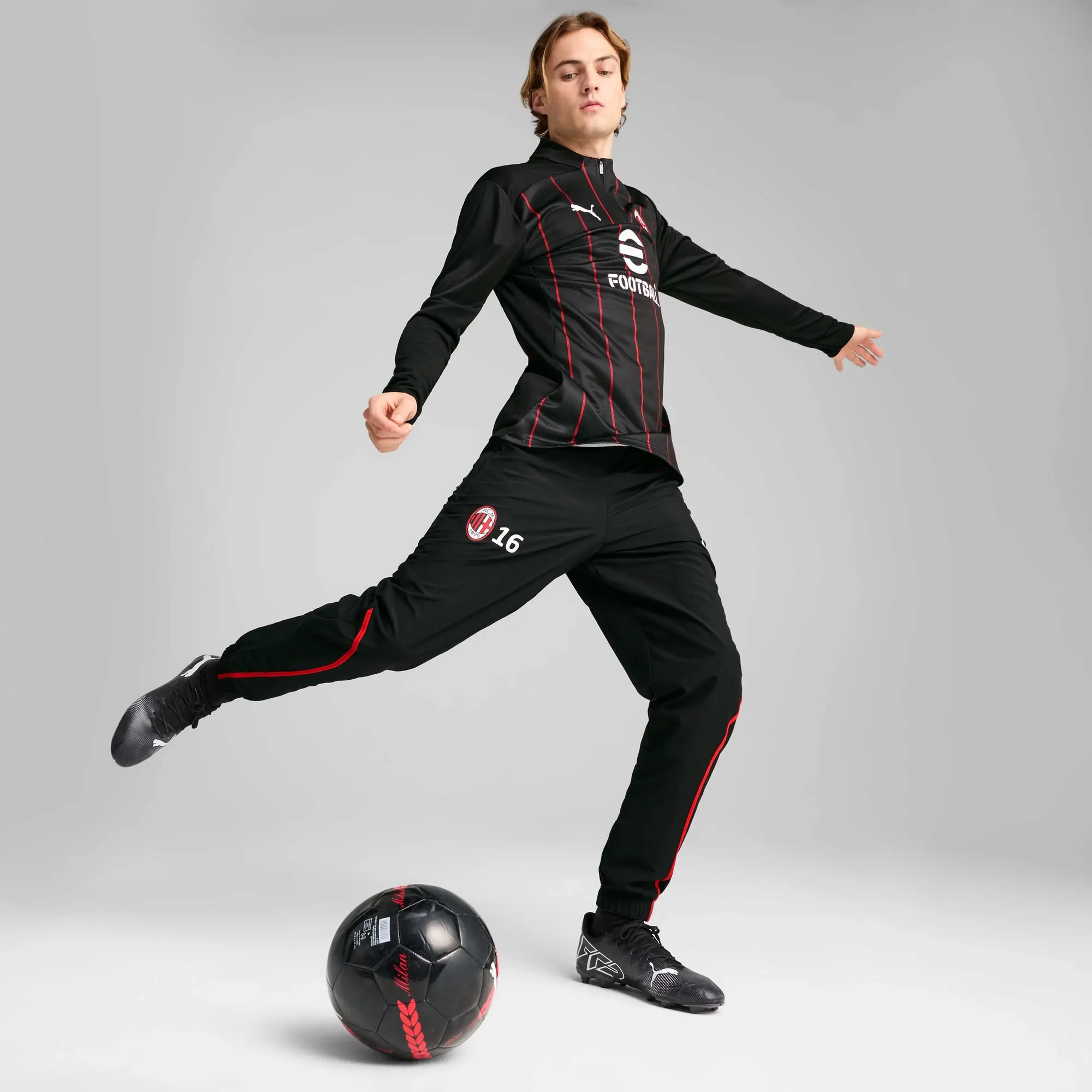 PUMA AC Milan Pre-Match 1/4 Zip Top Shirt Men, Black/For All Time Red