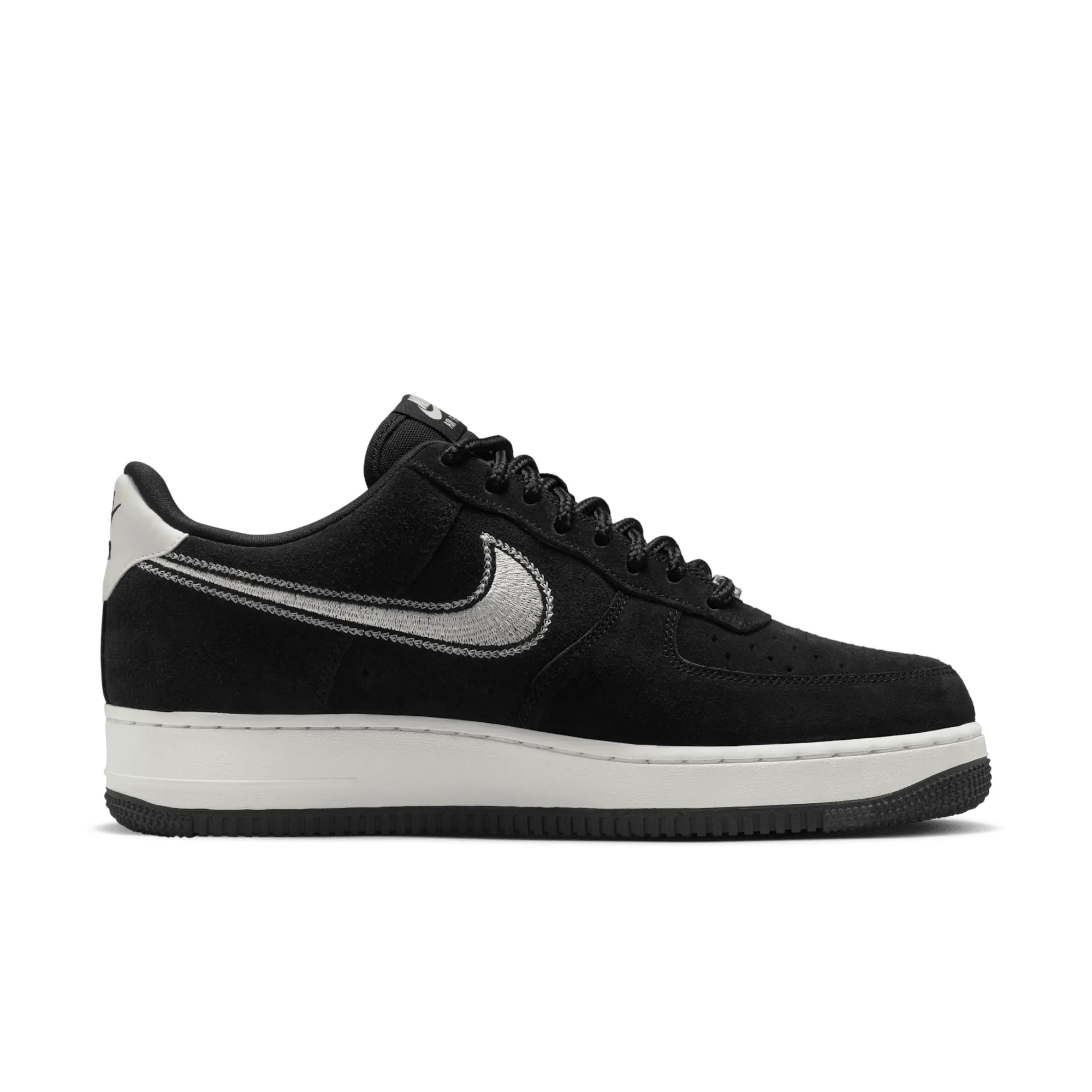 Sneakers Nike Air Force 1 '07 Lv8 Black/ Sail Eur 40.5