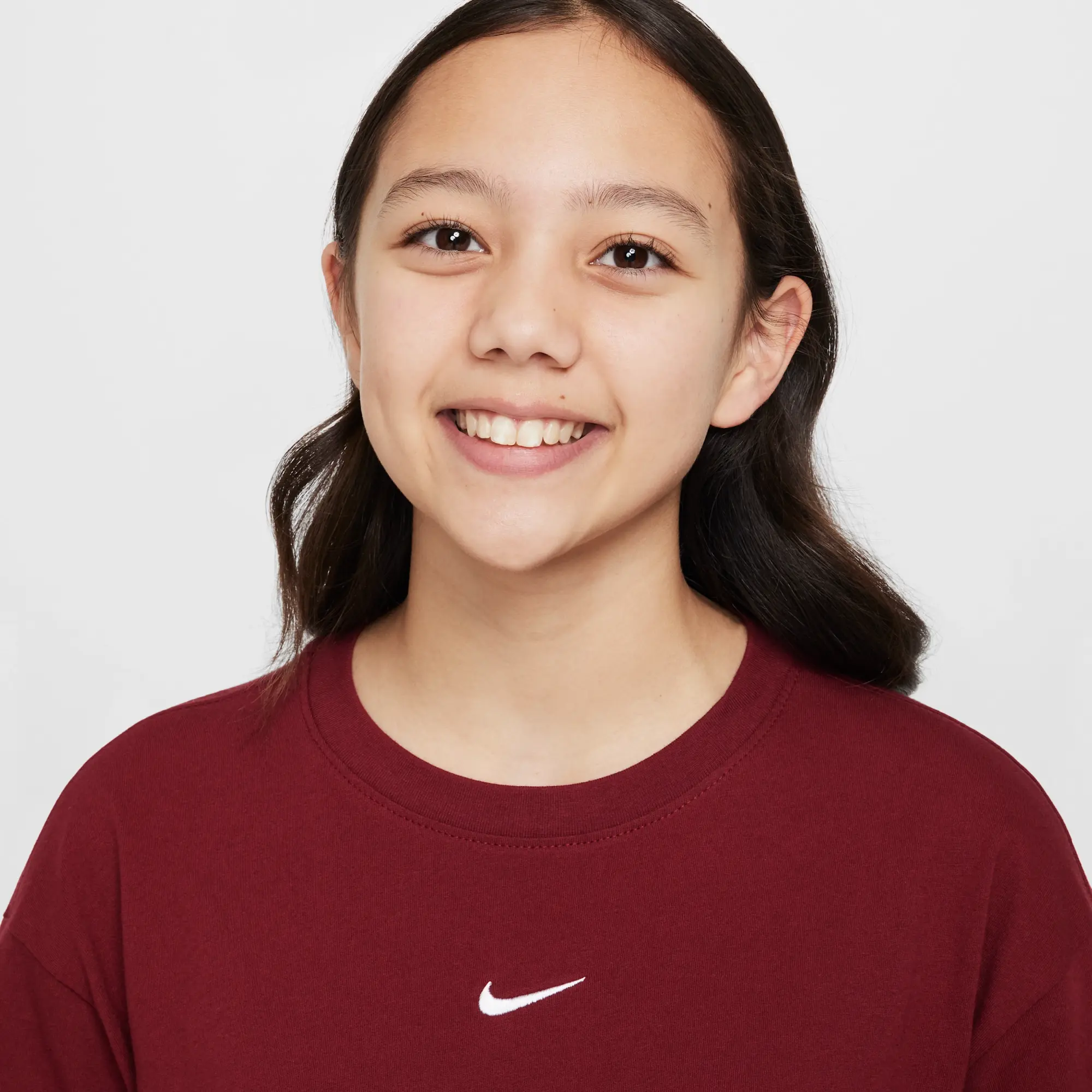 Nike Sportswear Essential Older Kids' (Girls') T-Shirt - Red - Cotton