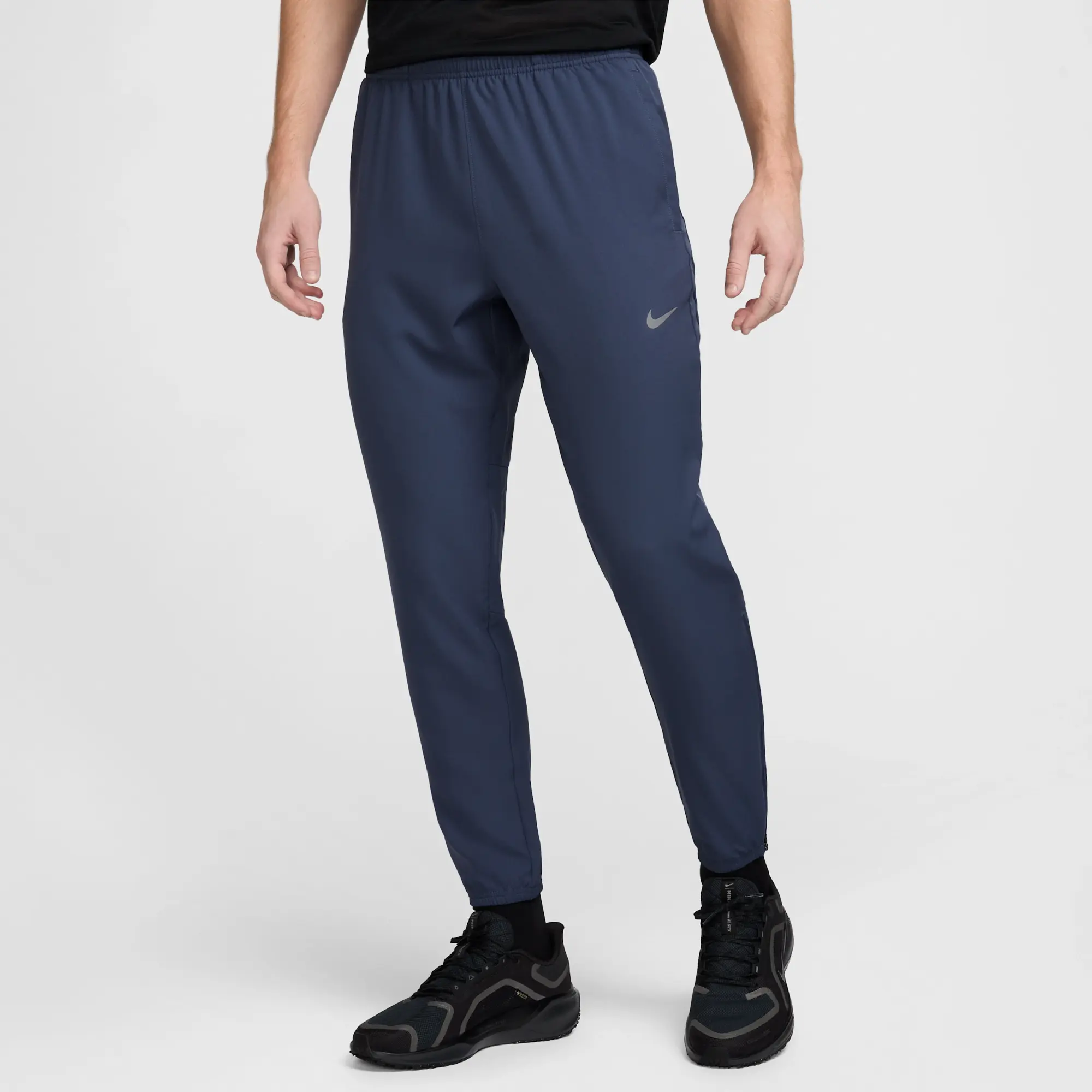 Men's Nike Challenger Woven Pants in Navy Blue/Black
