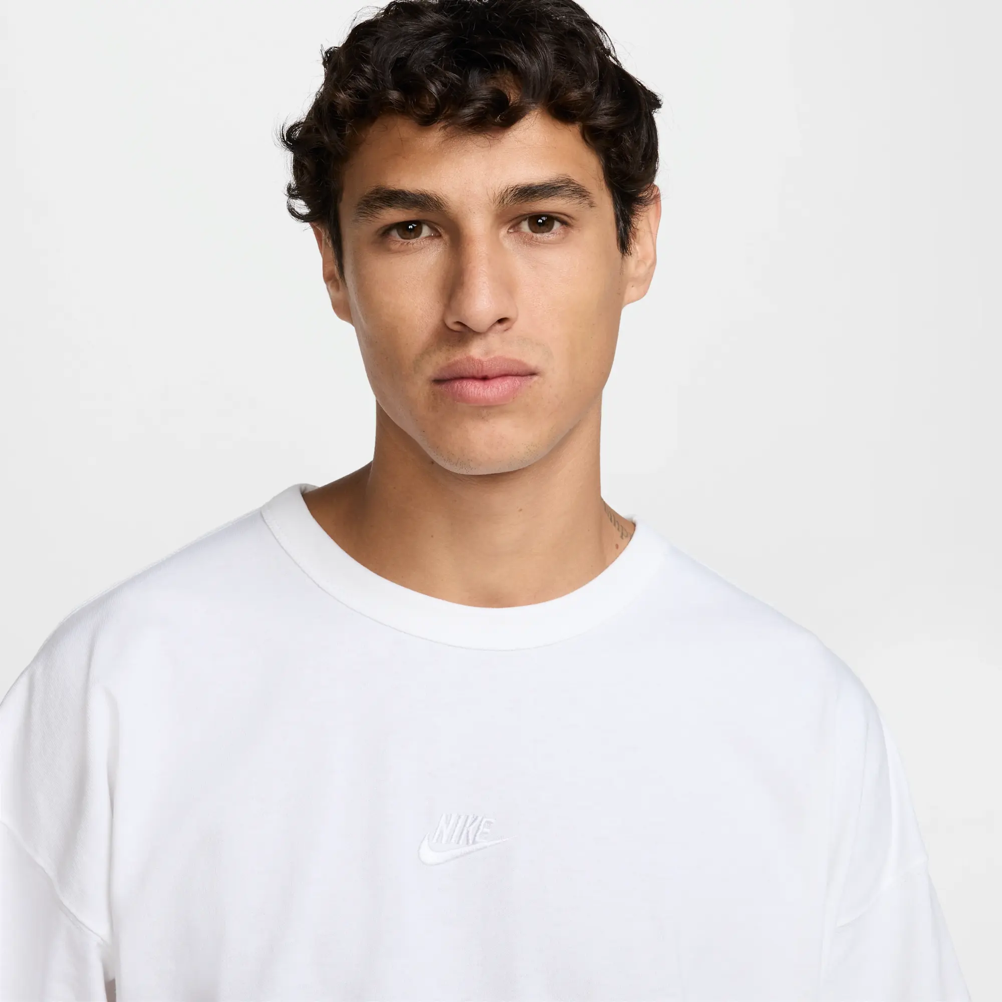 Nike Sportswear Premium Essentials Men's Oversized T-Shirt - White - Cotton