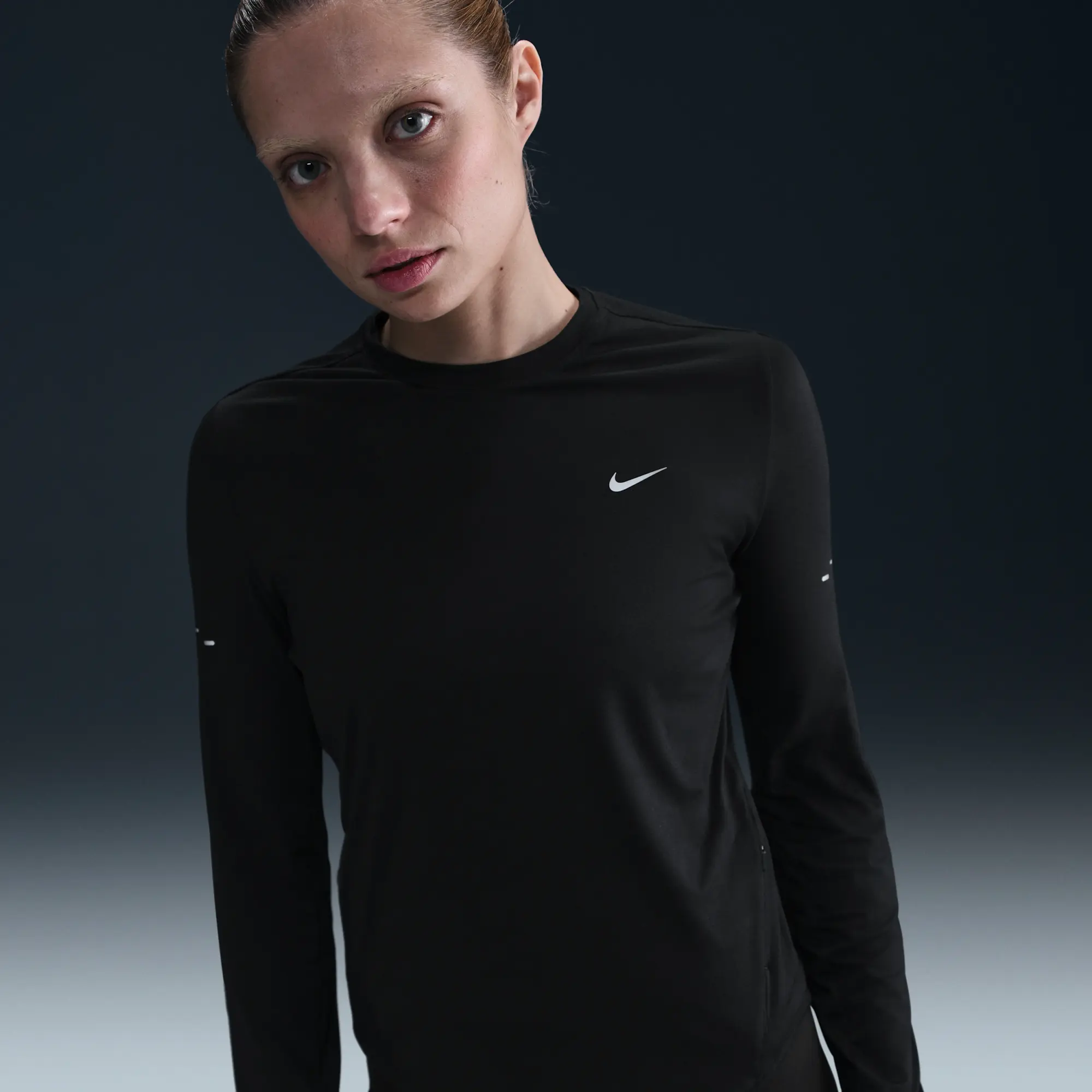 Nike Swift Women's Dri-FIT UV Long-Sleeve Crew-Neck Running Top - Black - Polyester/Elastane