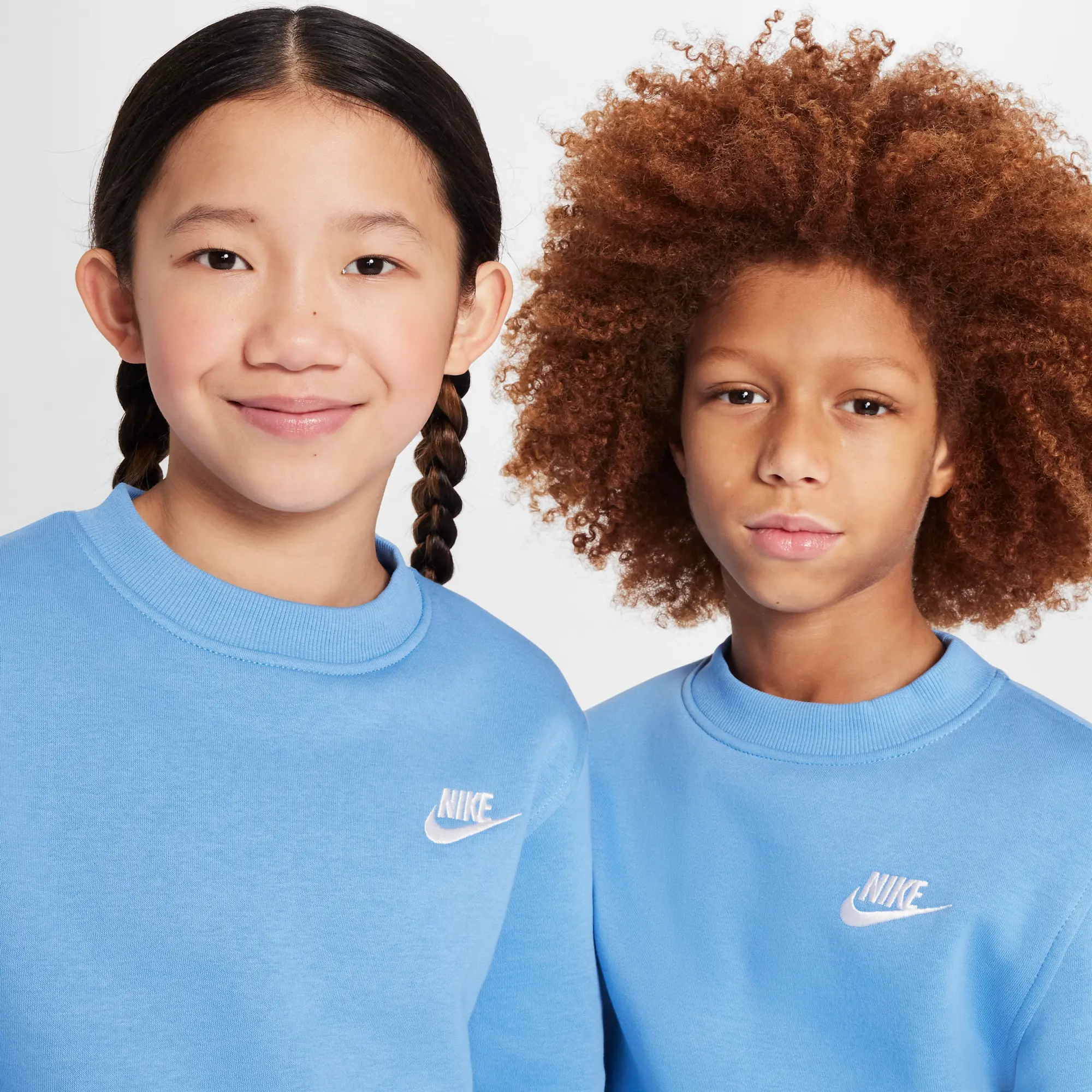 Nike Older Kids Club Fleece Crew Neck Sweatshirt in Blue/White