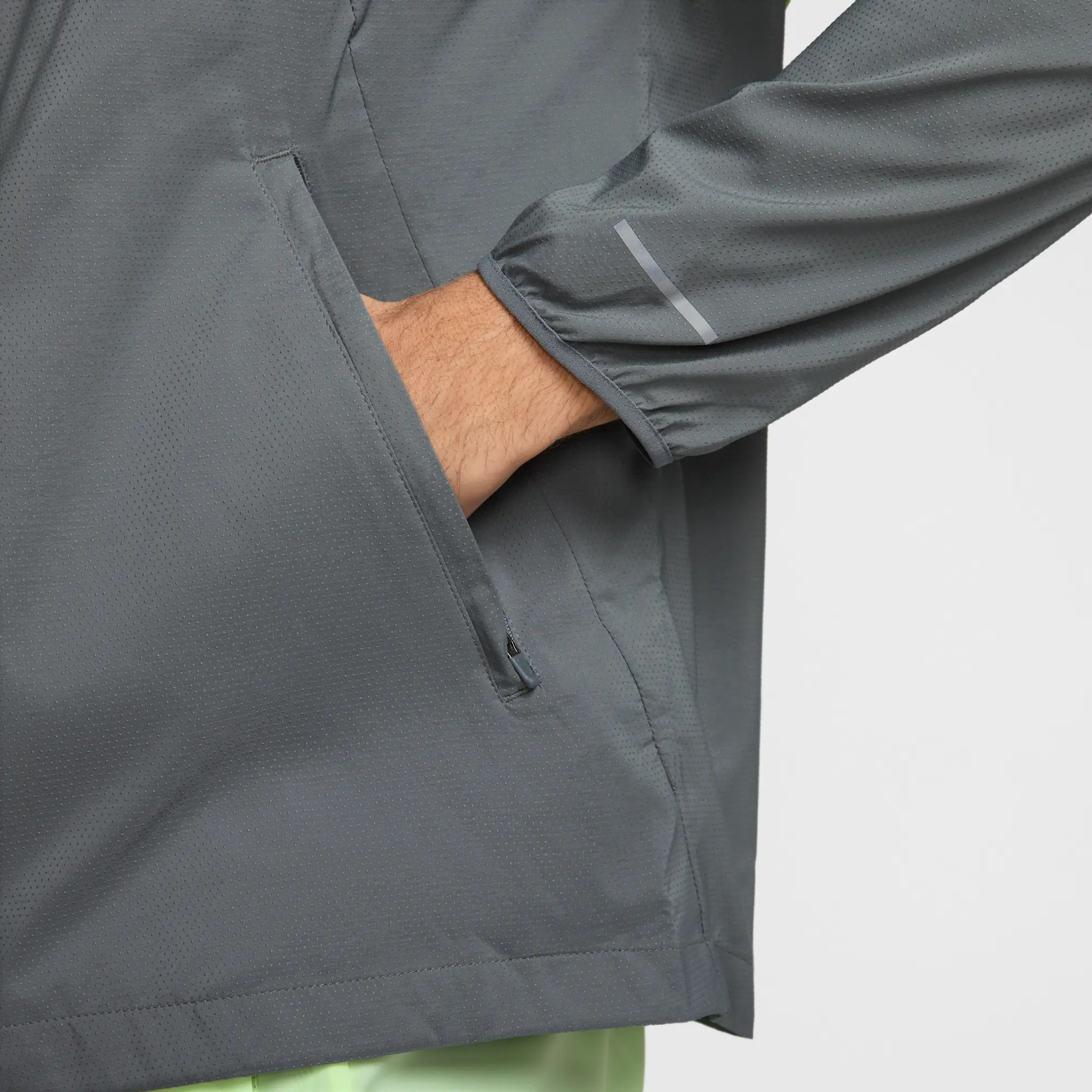 Men's Nike Woven Windrunner Jacket in Yellow/Grey